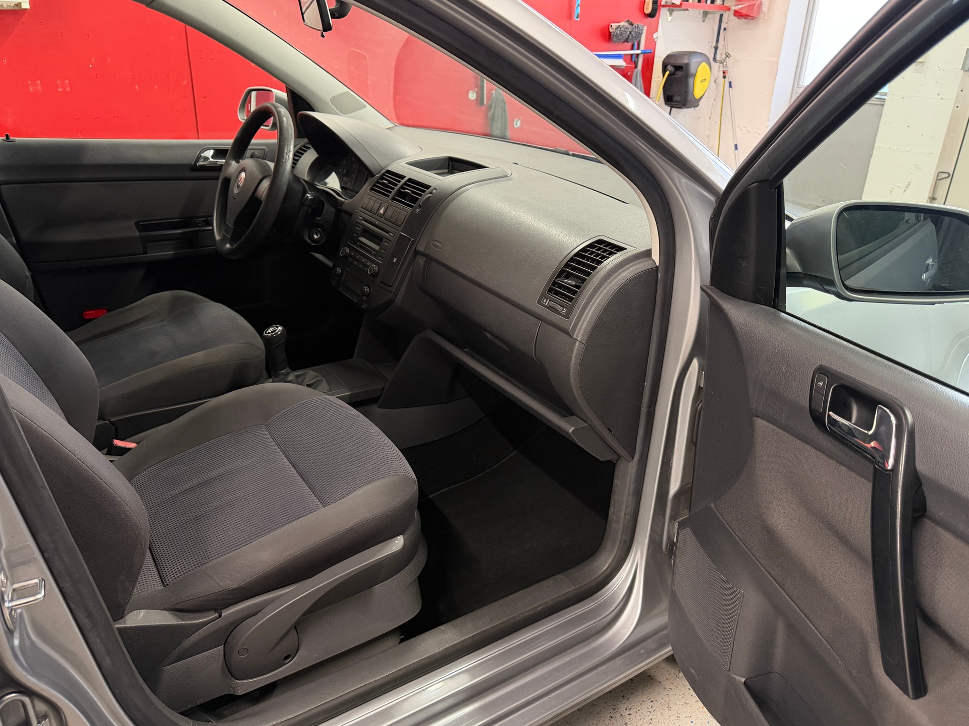 VW Polo 1.4 16V Comfortline, frisch ab MFK, Servicegepflegt, Hagelschaden Preisreduktion 3990 auf 2300-image-17