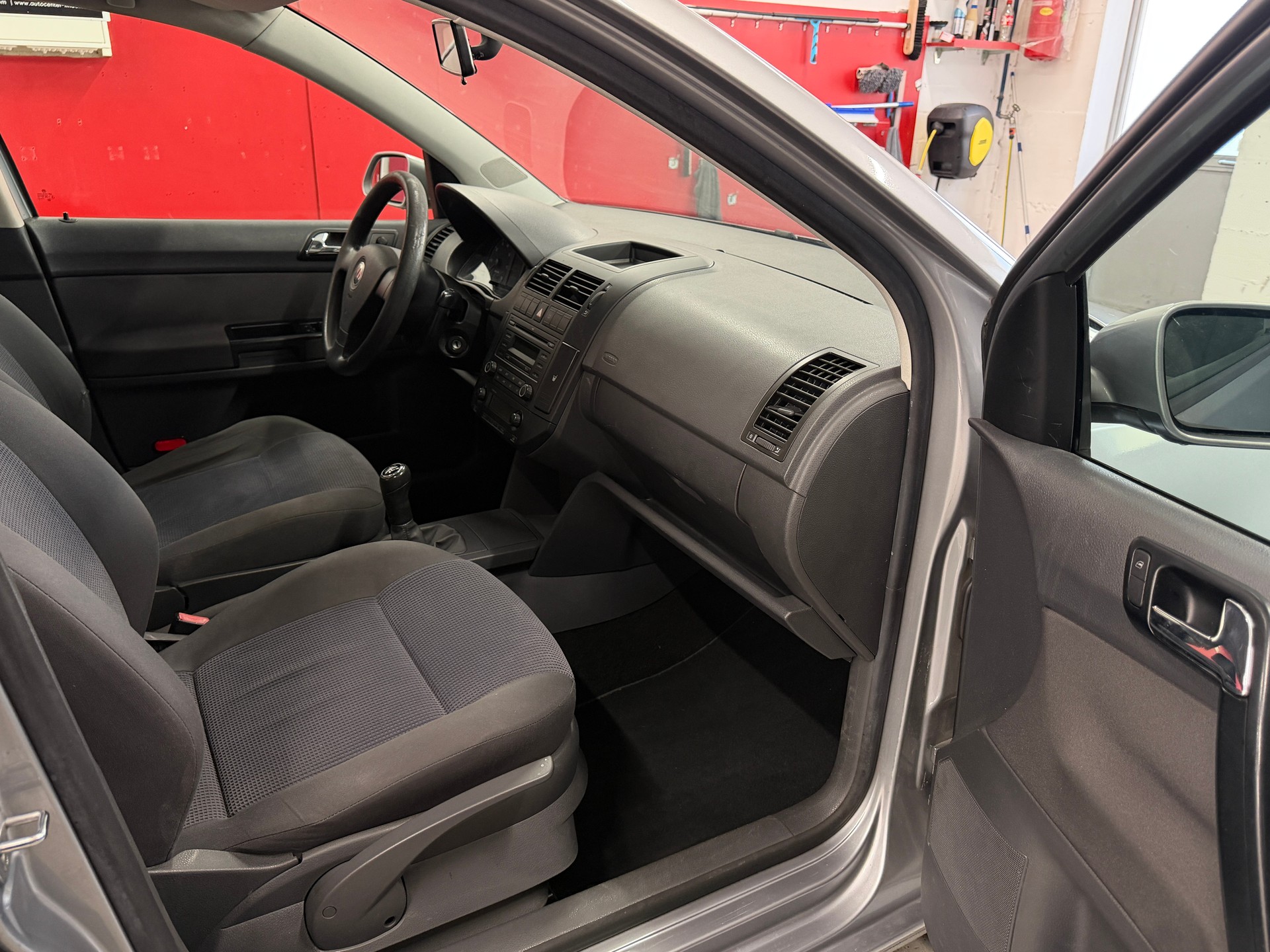VW Polo 1.4 16V Comfortline, frisch ab MFK, Servicegepflegt, Hagelschaden Preisreduktion 3990 auf 2300-image-18