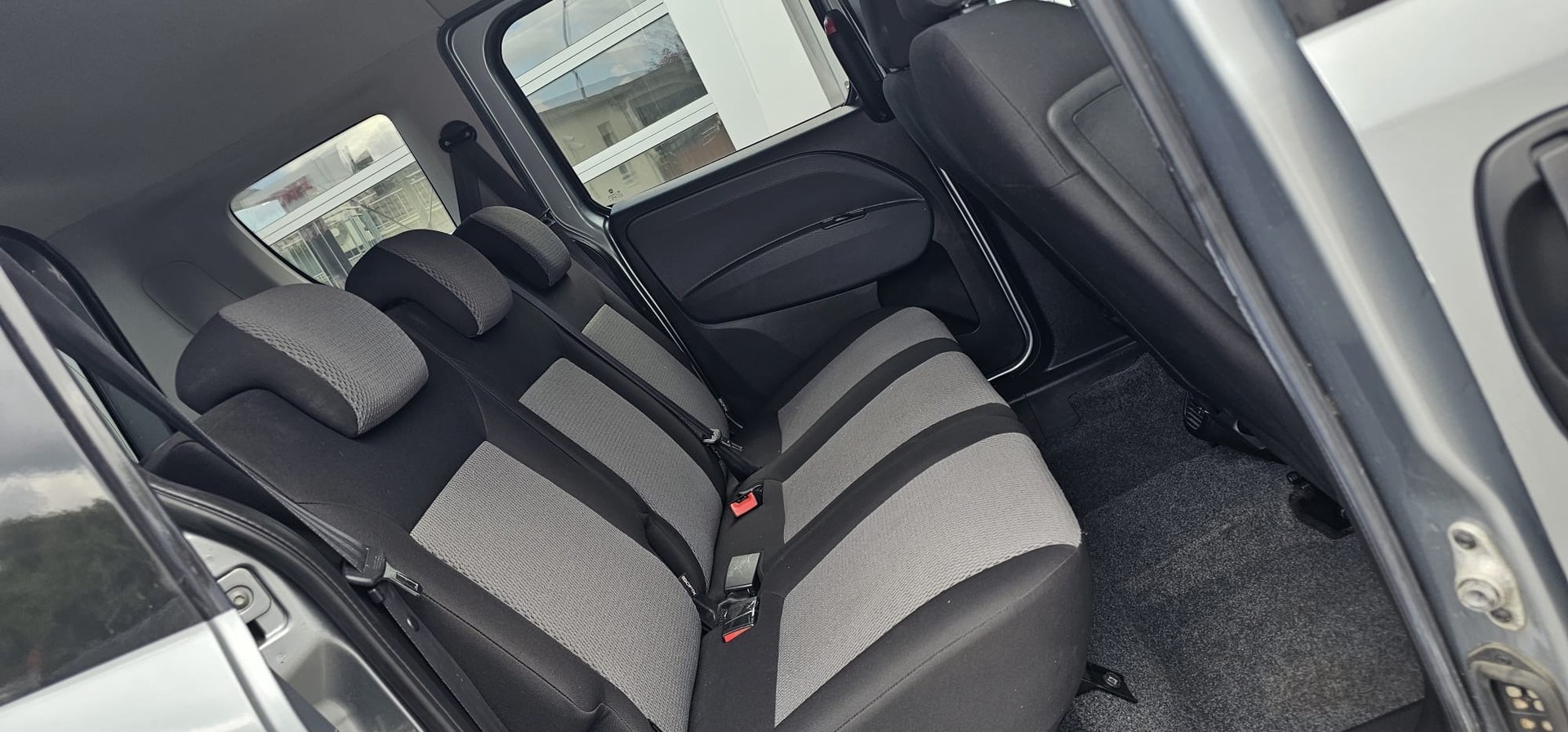 FIAT Doblò 1.4 Emotion-image-9