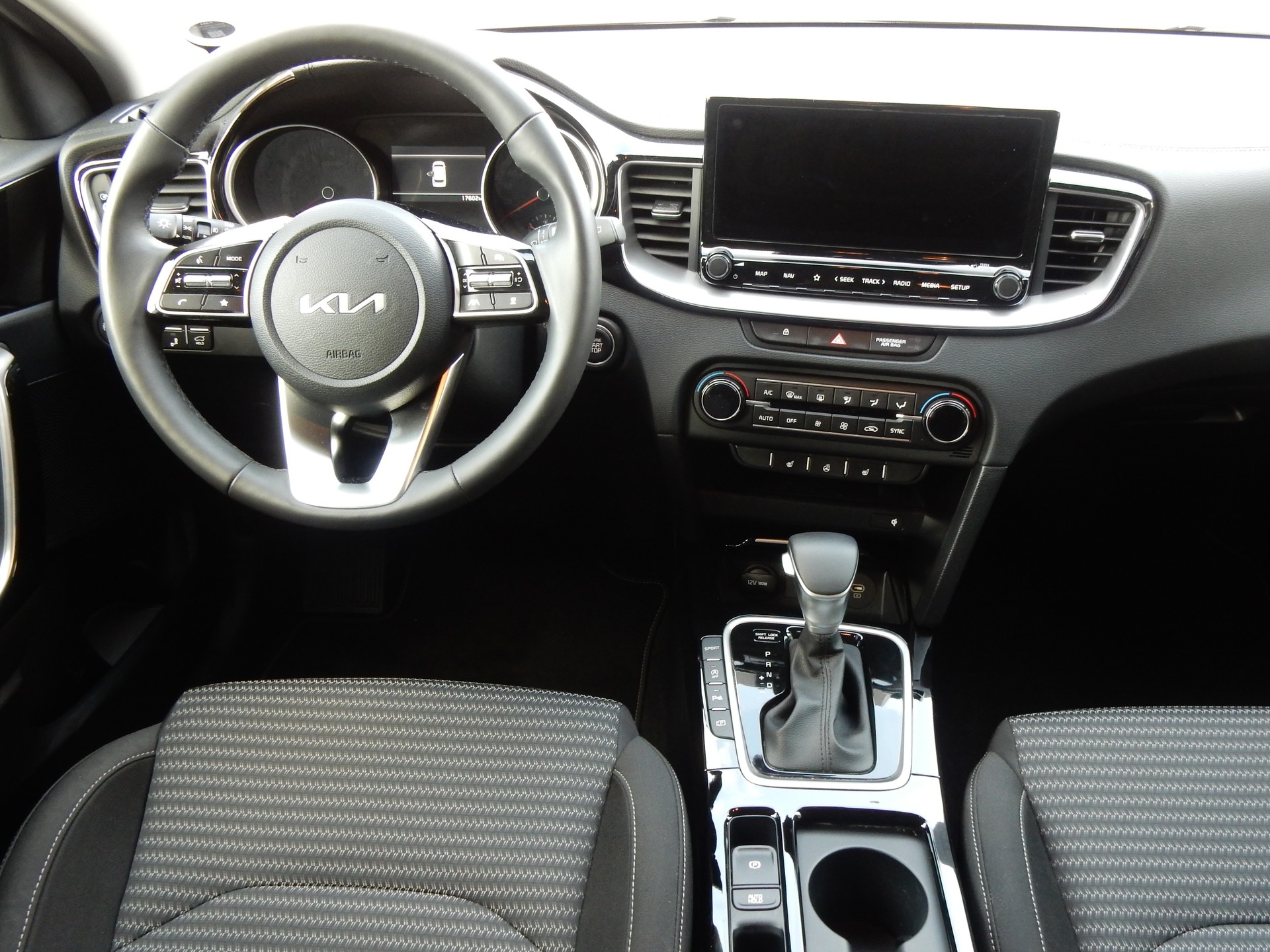 KIA Ceed Sportswagon 1.5 T-GDi DCT Spirit (Style)-image-10