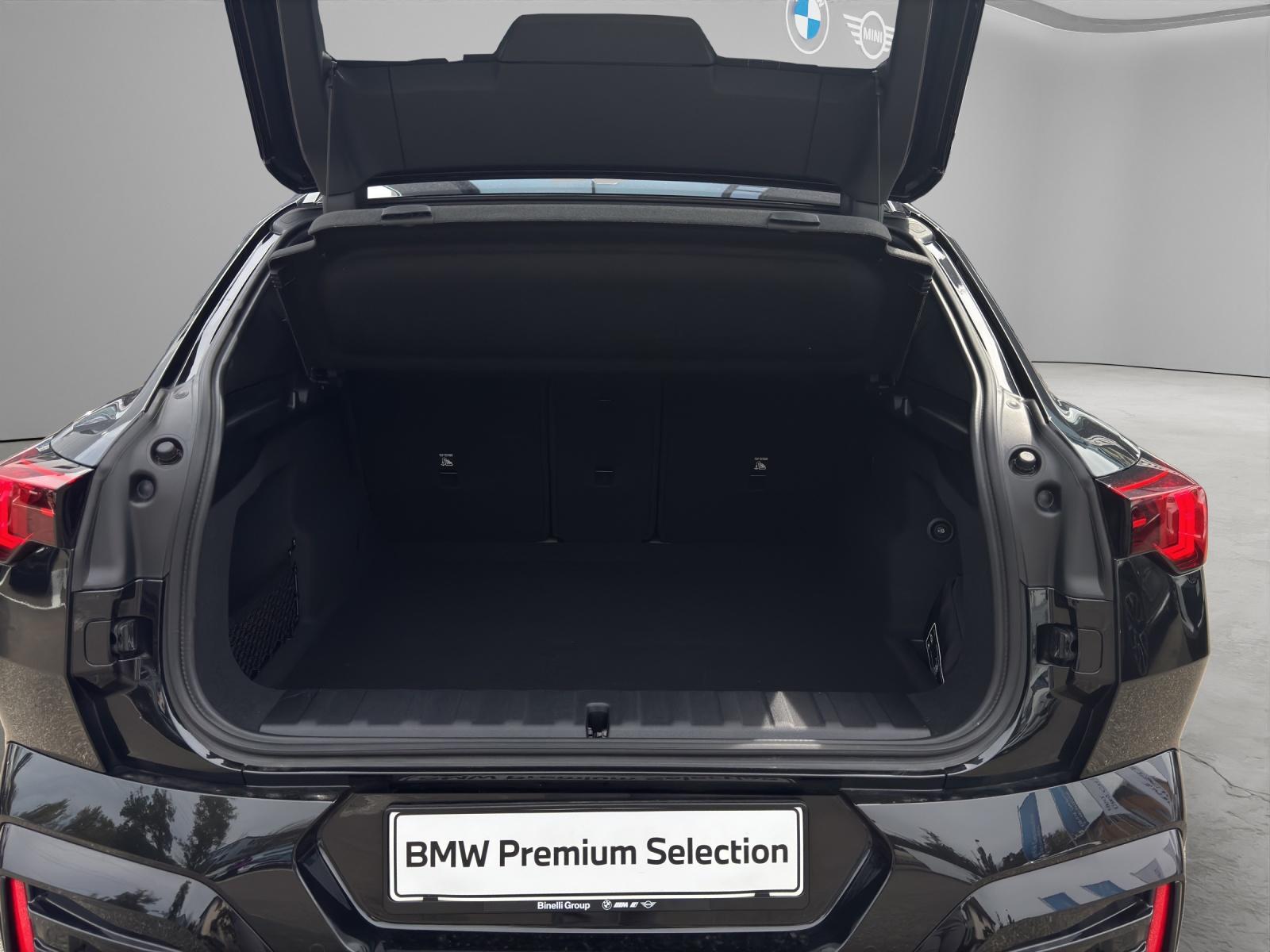 BMW iX2 30 xDrive-image-9