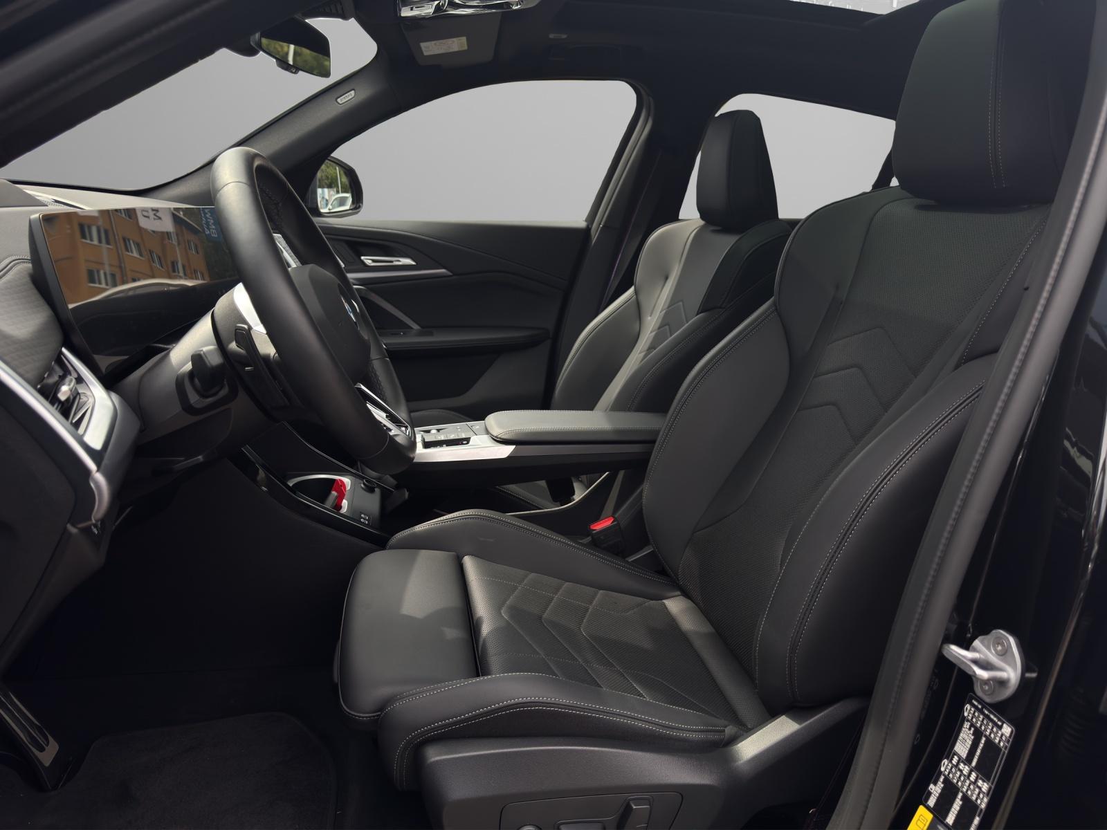 BMW iX2 30 xDrive-image-10