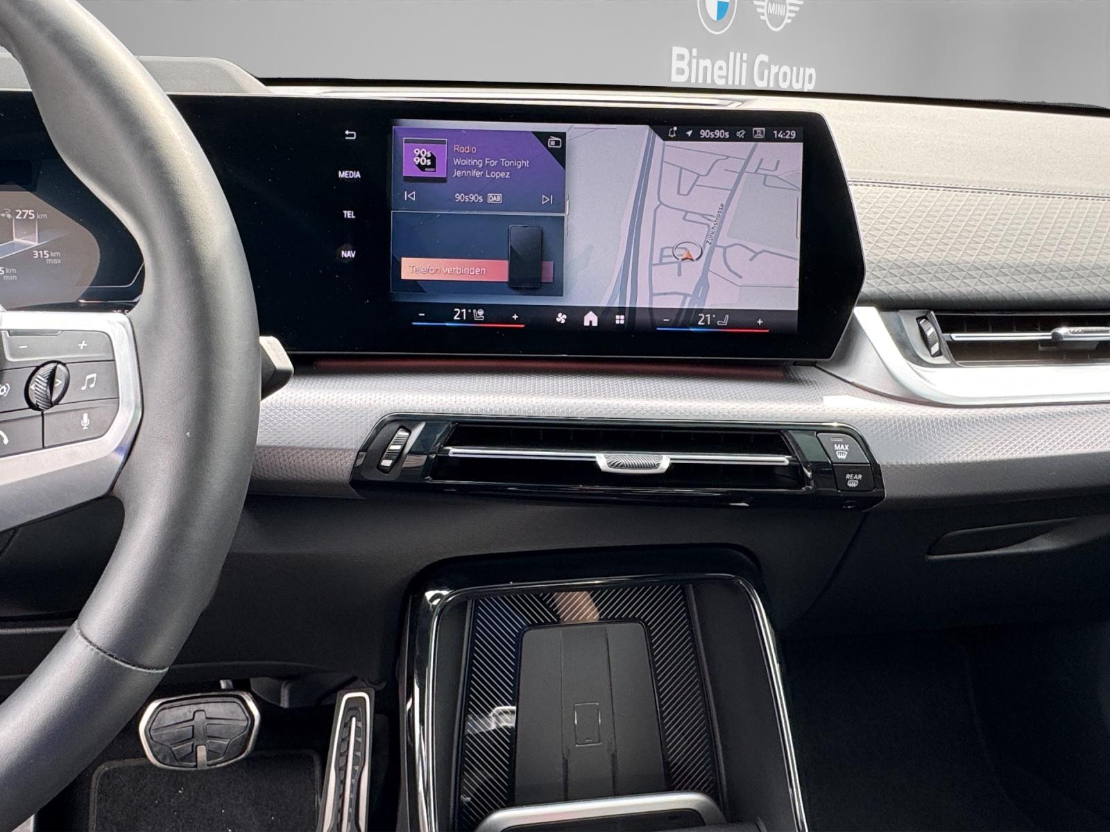 BMW iX2 30 xDrive-image-18