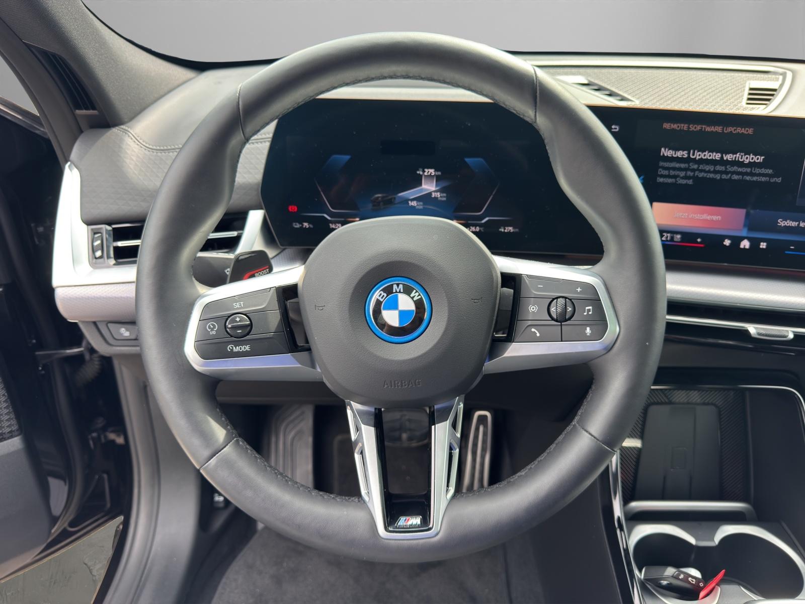 BMW iX2 30 xDrive-image-15