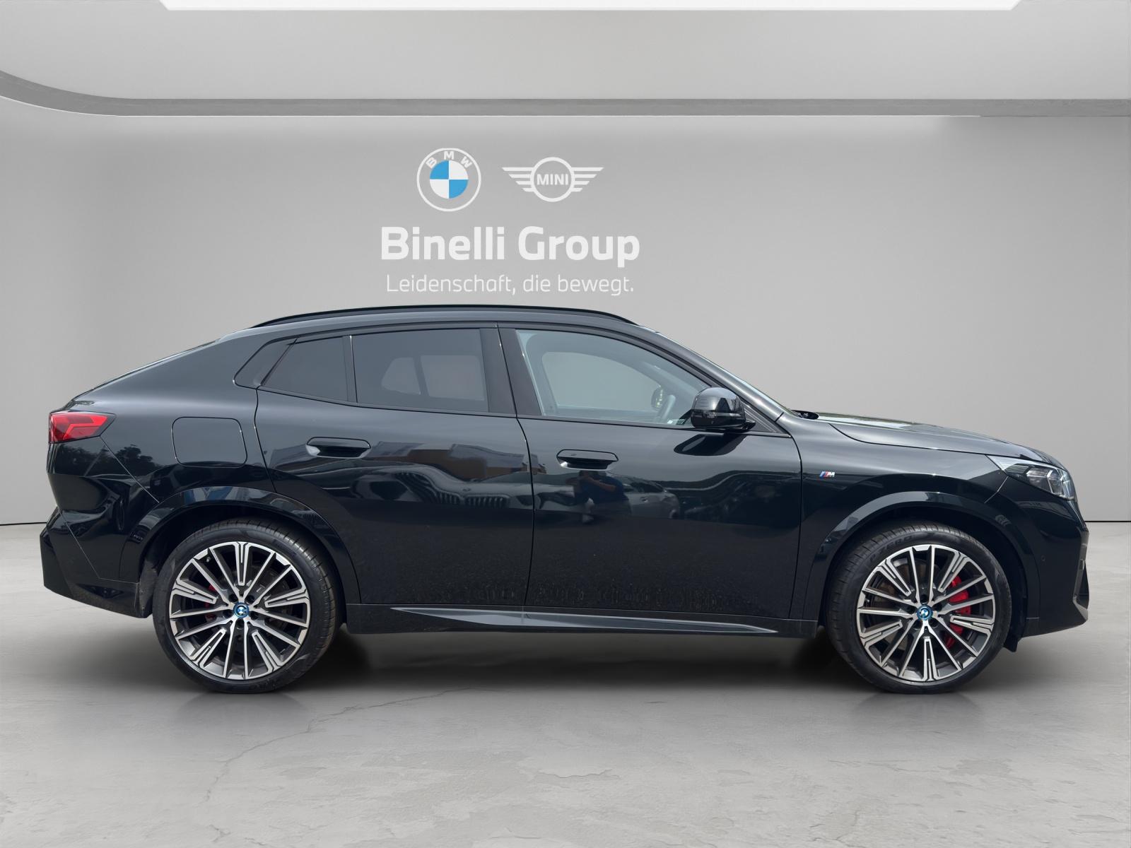 BMW iX2 30 xDrive-image-5
