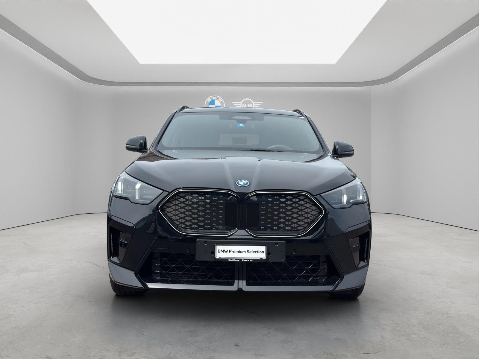 BMW iX2 30 xDrive-image-7