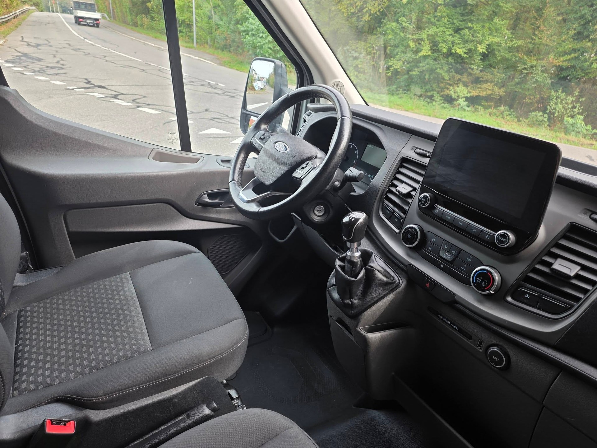 FORD Transit 350 L2 Trend 2.0 TDCi 185 RWD-image-10