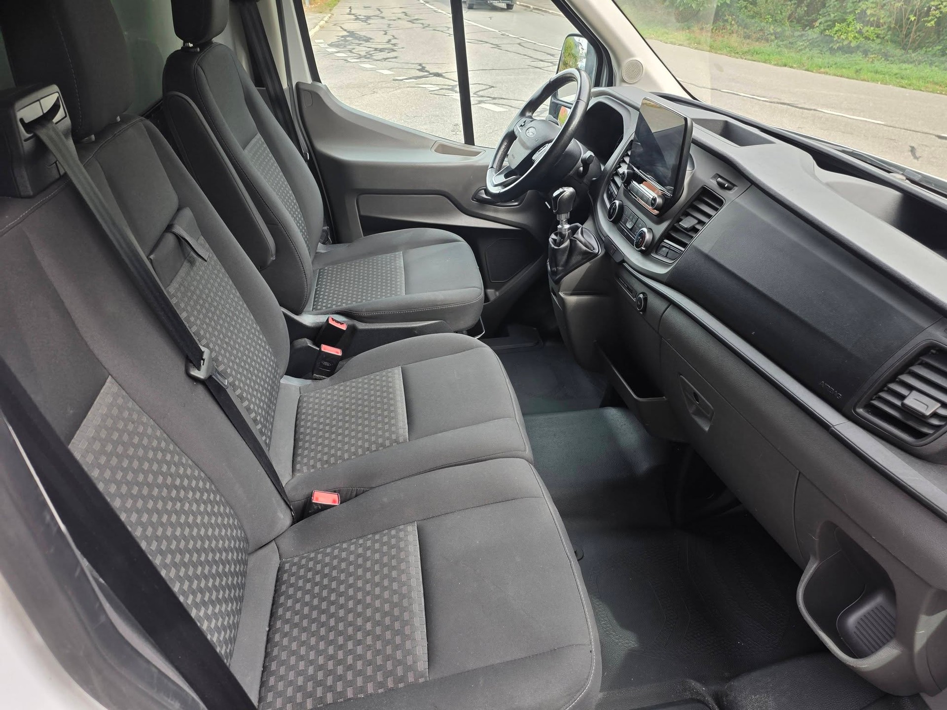 FORD Transit 350 L2 Trend 2.0 TDCi 185 RWD-image-12