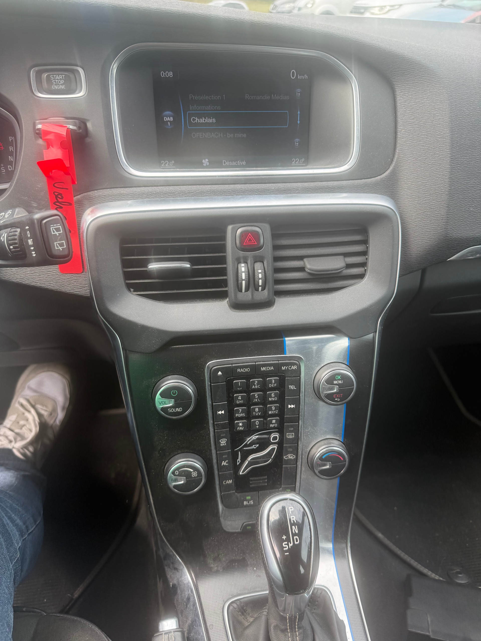 VOLVO V40 T4 Kinetic Powershift-image-9
