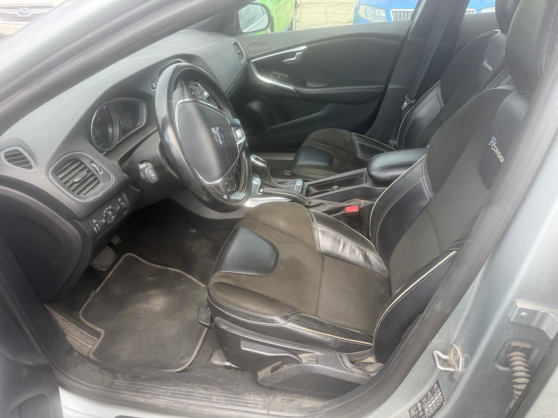 VOLVO V40 T4 Kinetic Powershift-image-7