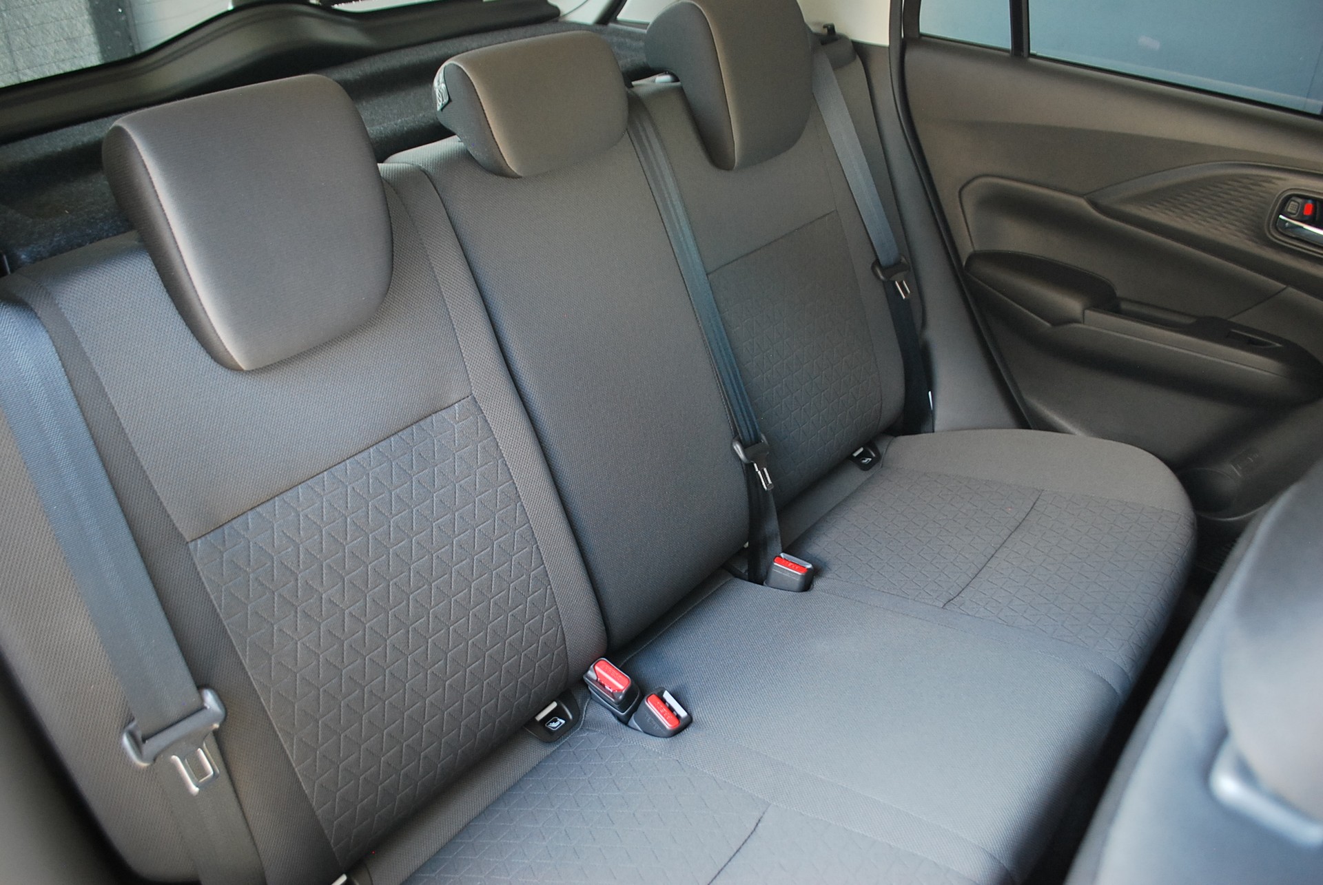 SUZUKI Swift 1.2 Sakura Top Hybrid 4x4-image-10