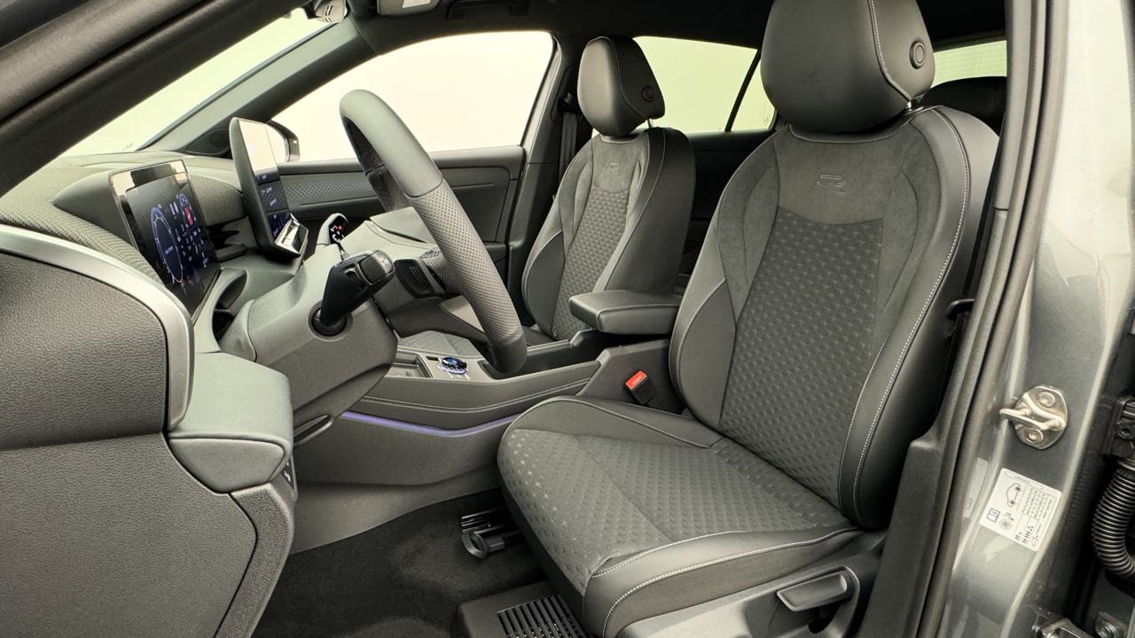 VW T-Roc 1.5 eTSI mHEV R-Line DSG-image-4