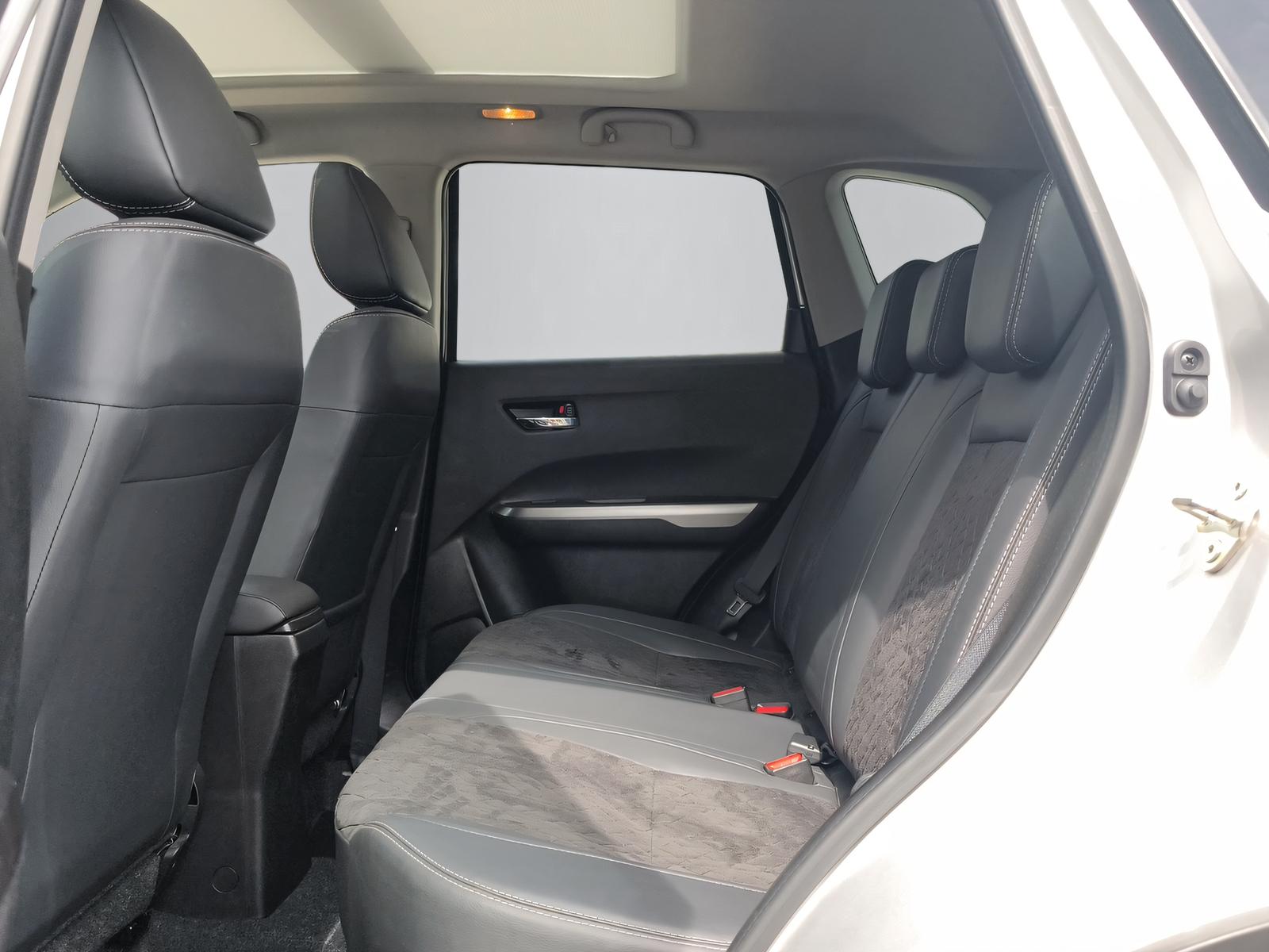 SUZUKI Vitara 1.5 Compact Top Hybrid 4x4-image-8