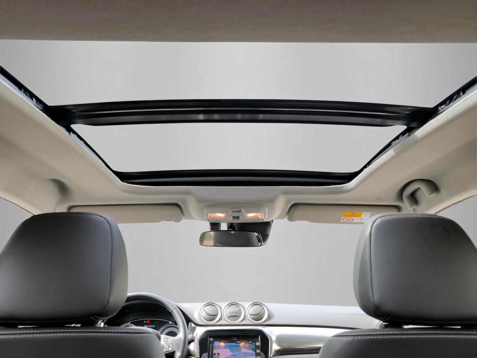 SUZUKI Vitara 1.5 Compact Top Hybrid 4x4-image-12