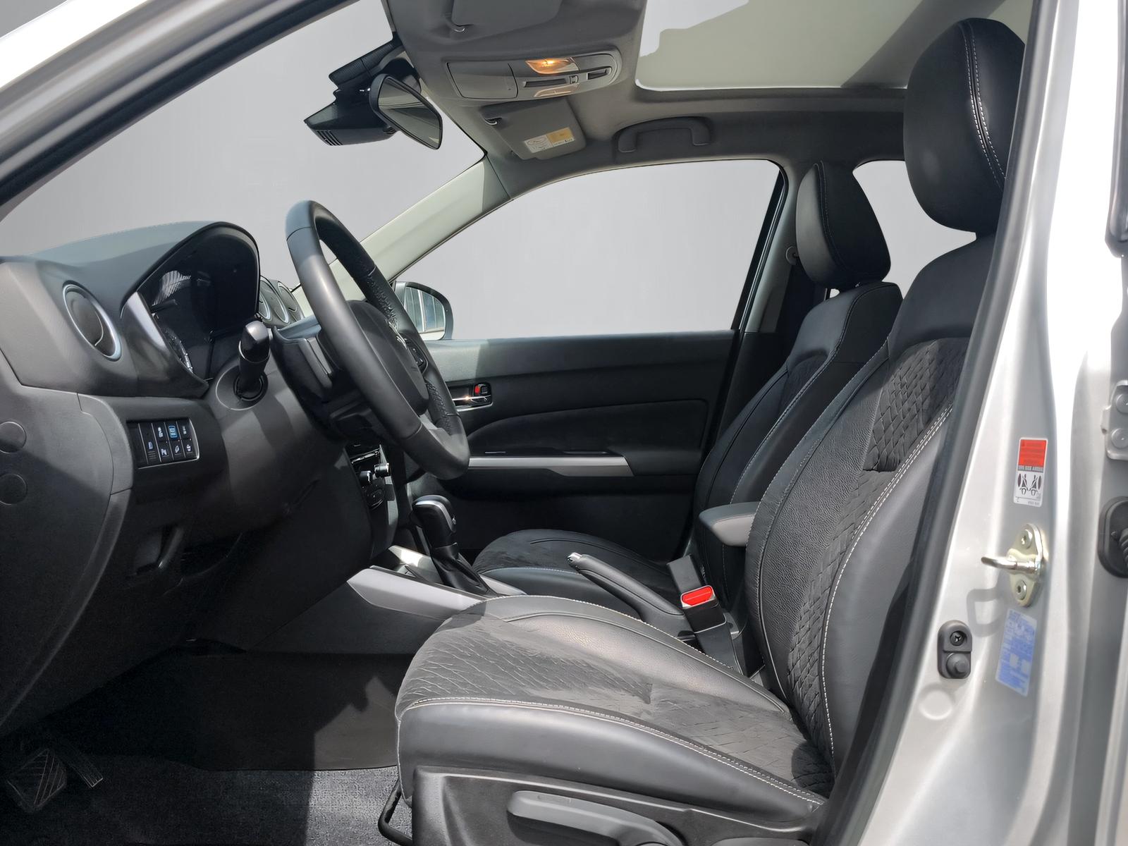 SUZUKI Vitara 1.5 Compact Top Hybrid 4x4-image-3