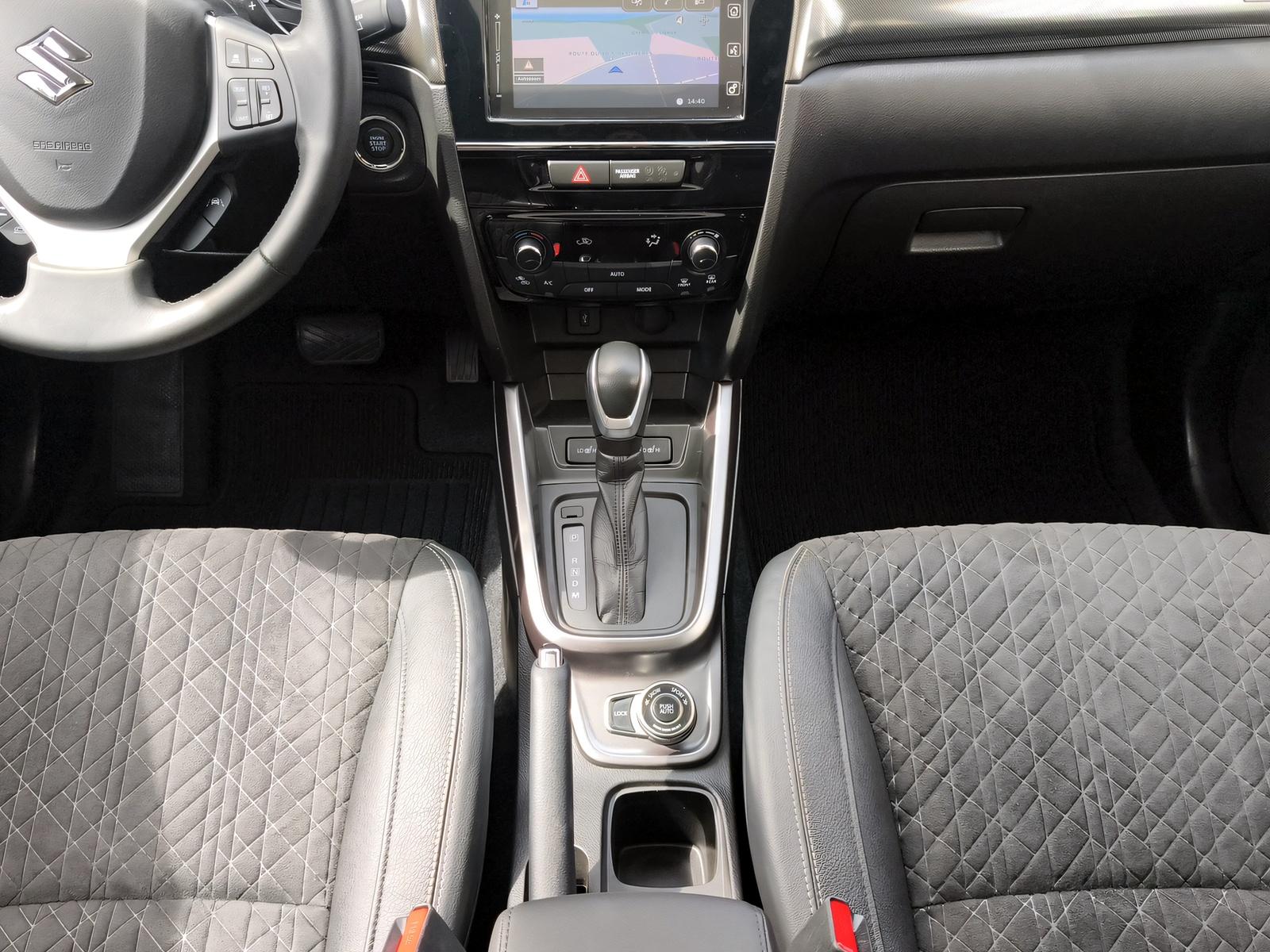 SUZUKI Vitara 1.5 Compact Top Hybrid 4x4-image-13