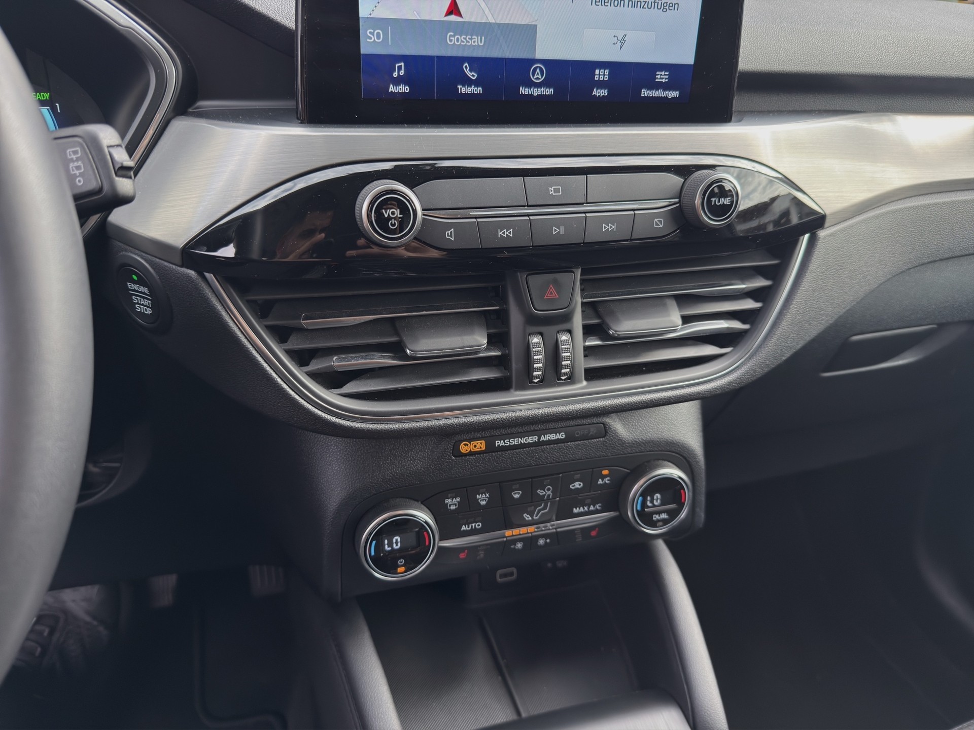 FORD Kuga 2.5 FHEV Titanium X 4WD-image-12