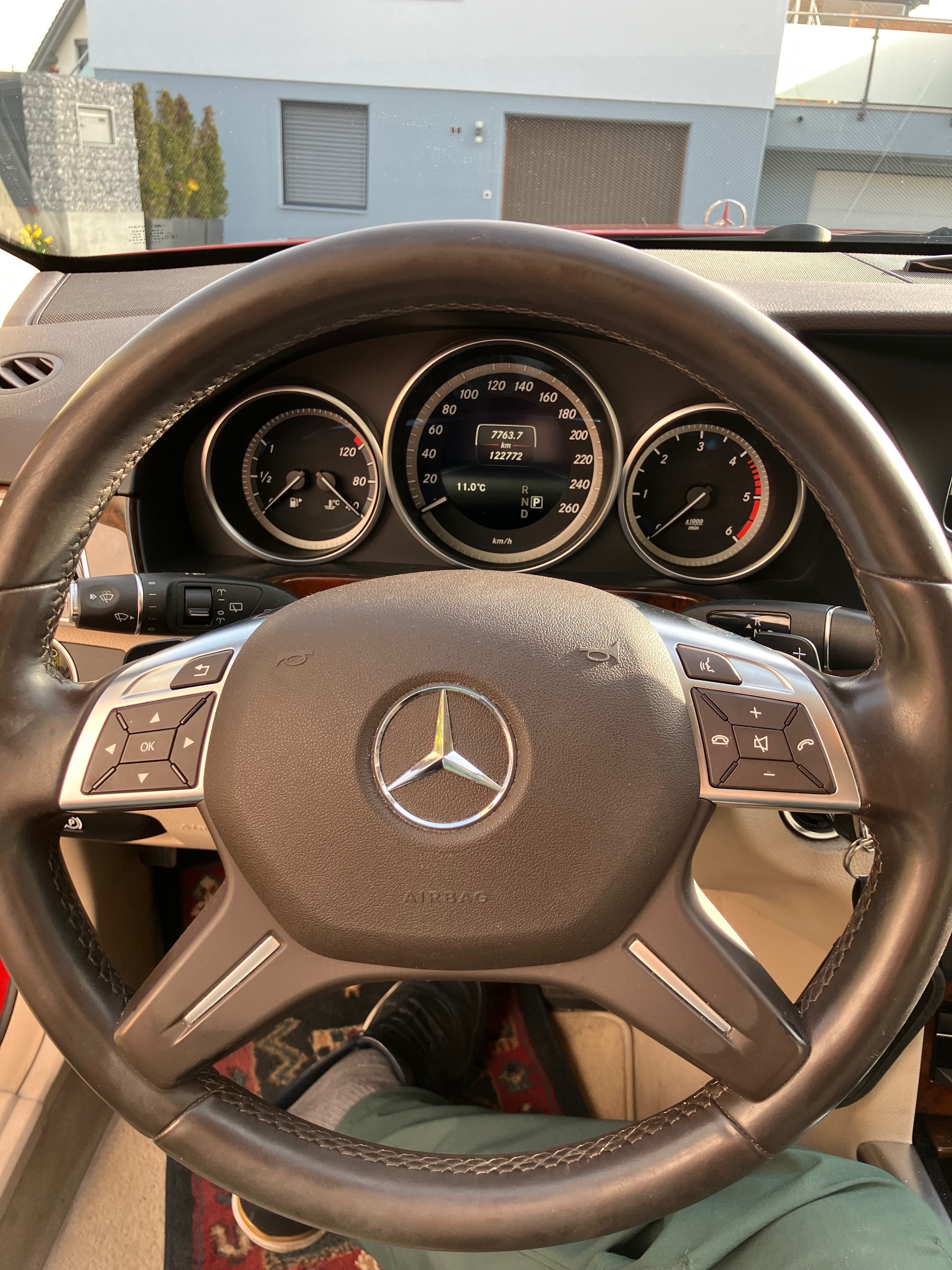 MERCEDES-BENZ E 350 CDI BlueTec-image-0