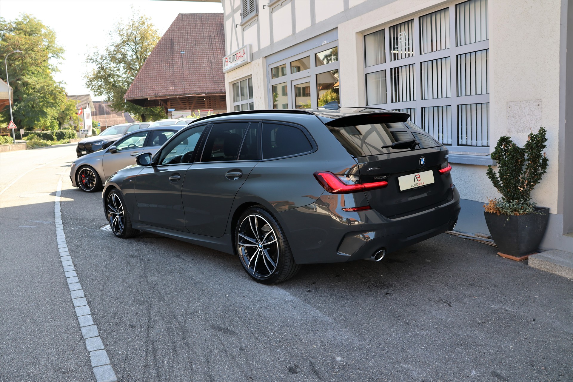 BMW 320d xDrive 48V Touring Pure M Sport Steptronic (CH)-image-6