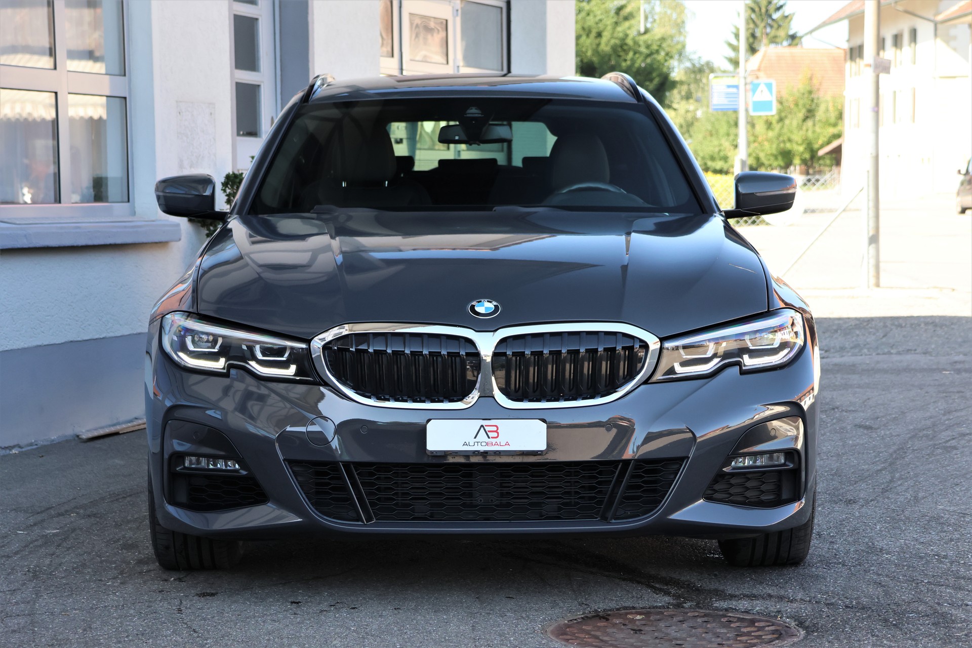 BMW 320d xDrive 48V Touring Pure M Sport Steptronic (CH)-image-1