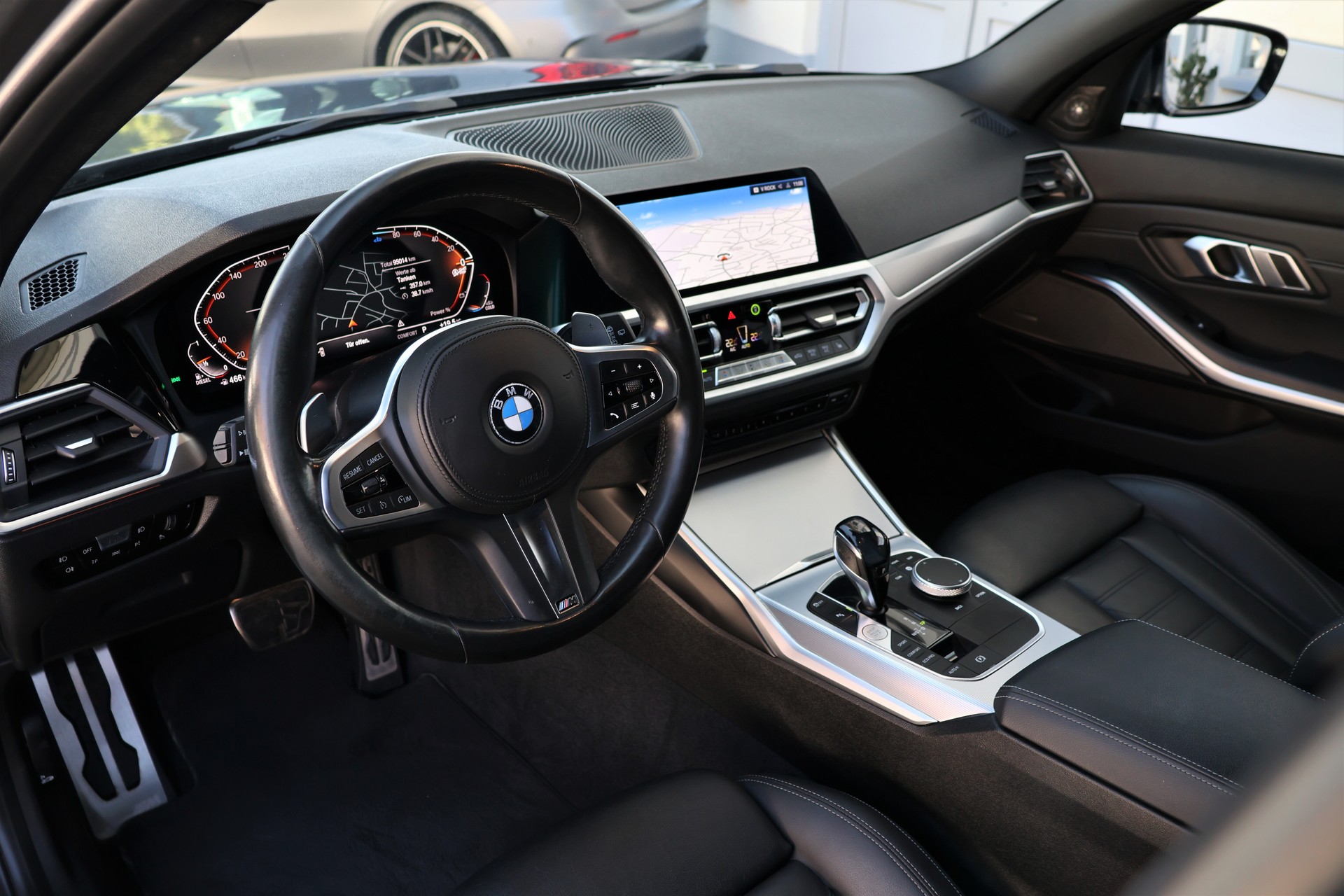 BMW 320d xDrive 48V Touring Pure M Sport Steptronic (CH)-image-10