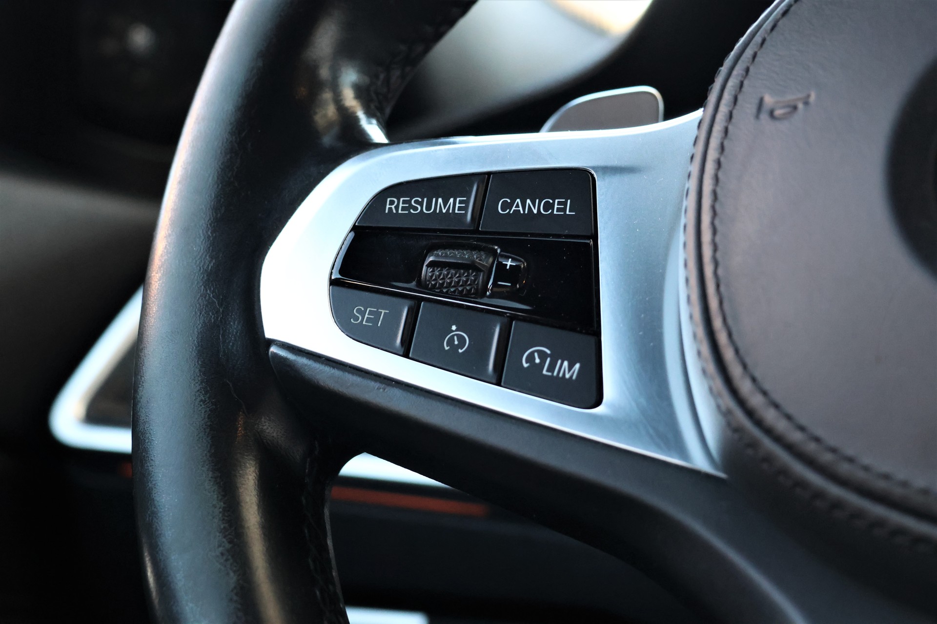 BMW 320d xDrive 48V Touring Pure M Sport Steptronic (CH)-image-18