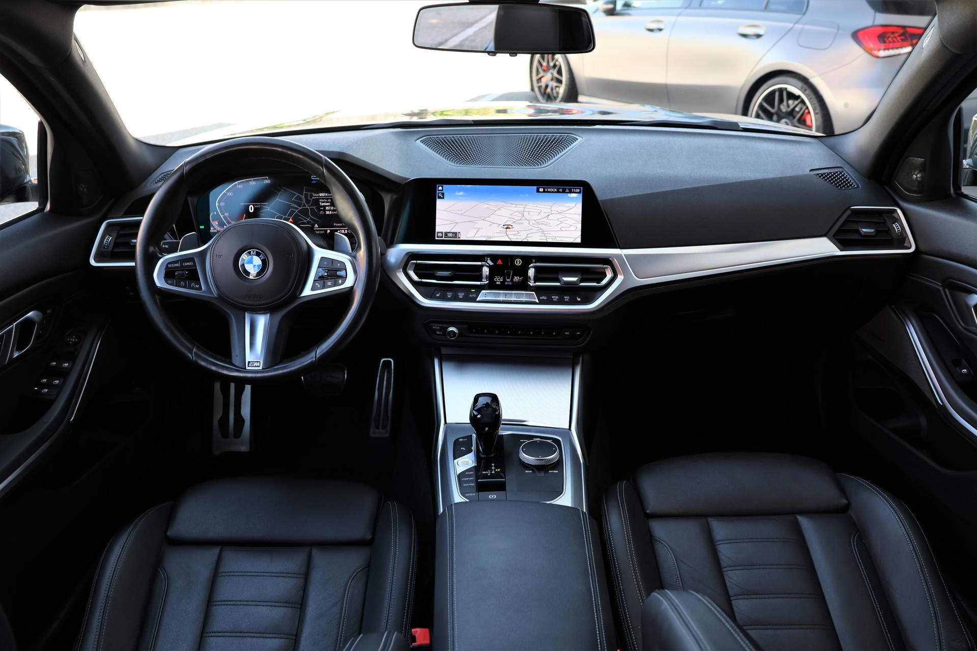 BMW 320d xDrive 48V Touring Pure M Sport Steptronic (CH)-image-17