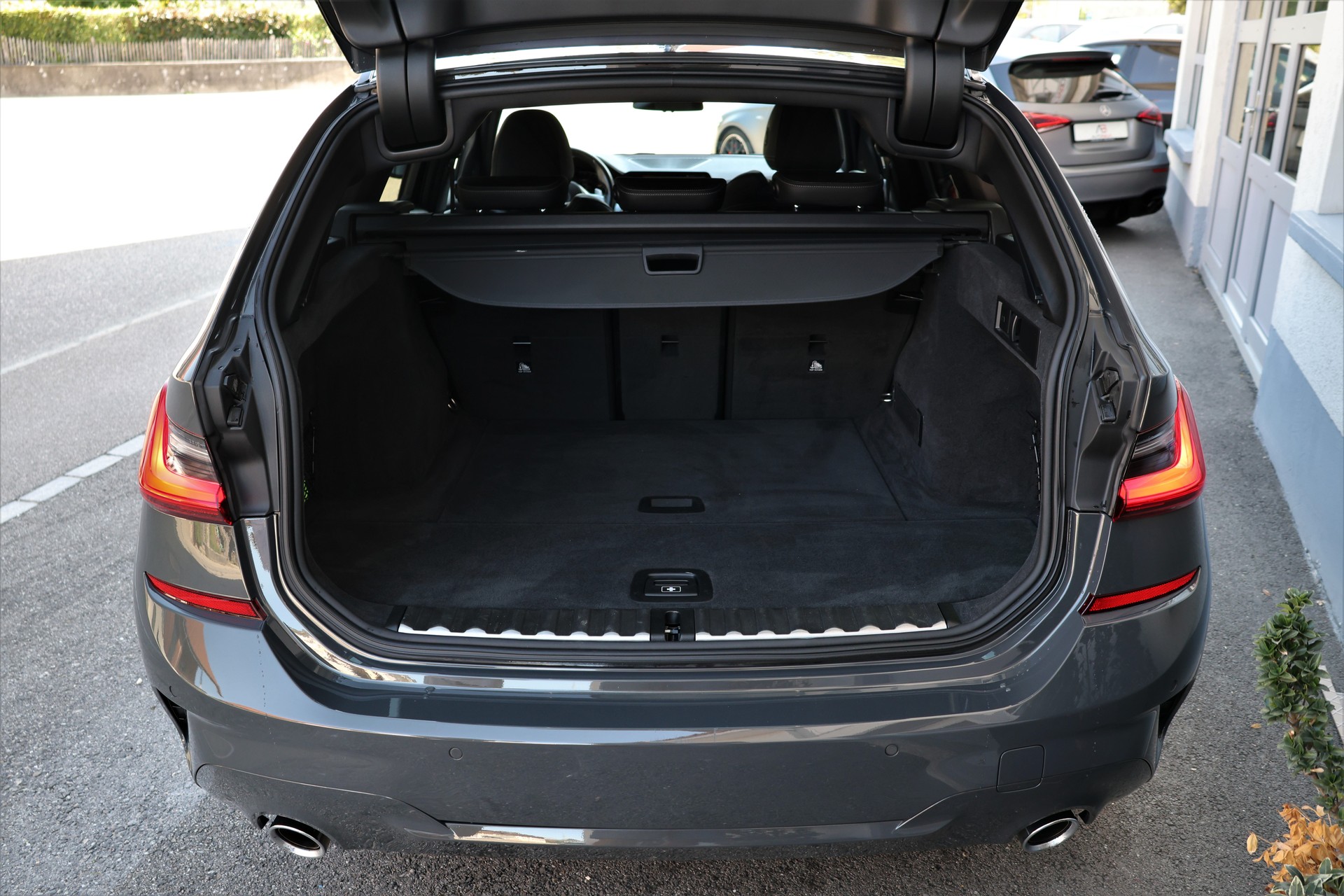 BMW 320d xDrive 48V Touring Pure M Sport Steptronic (CH)-image-8