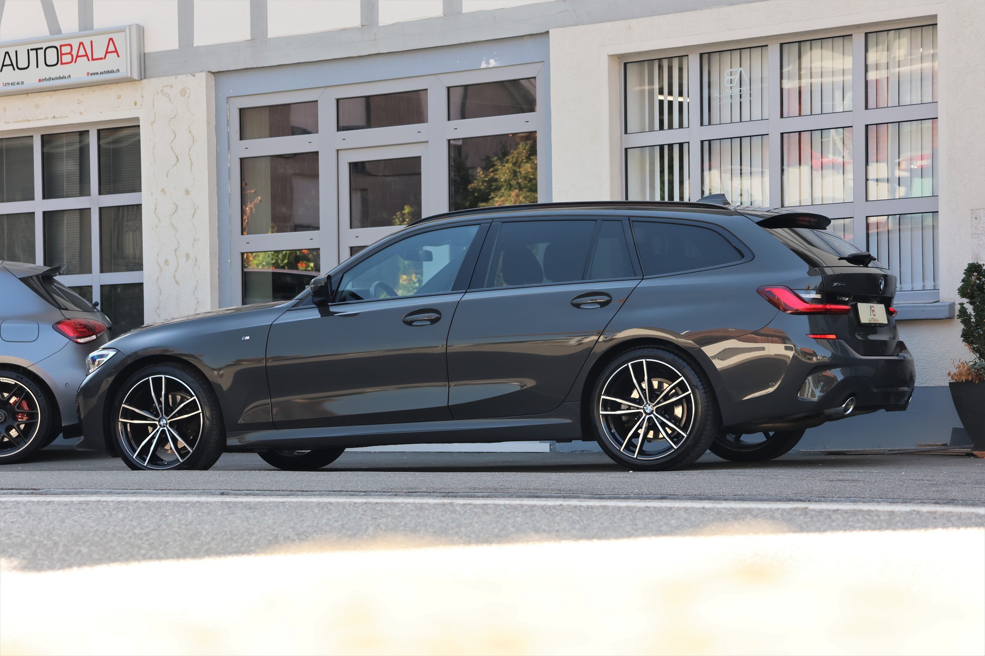 BMW 320d xDrive 48V Touring Pure M Sport Steptronic (CH)-image-3