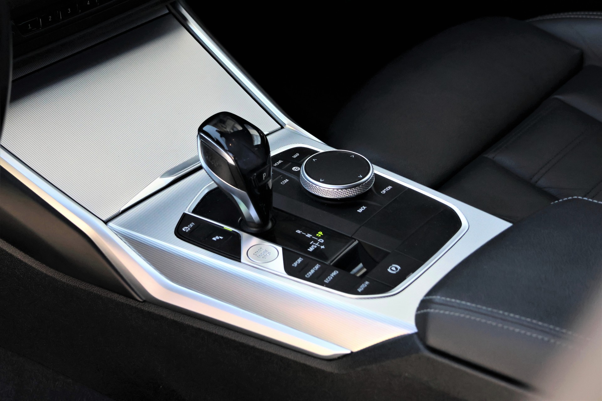 BMW 320d xDrive 48V Touring Pure M Sport Steptronic (CH)-image-11