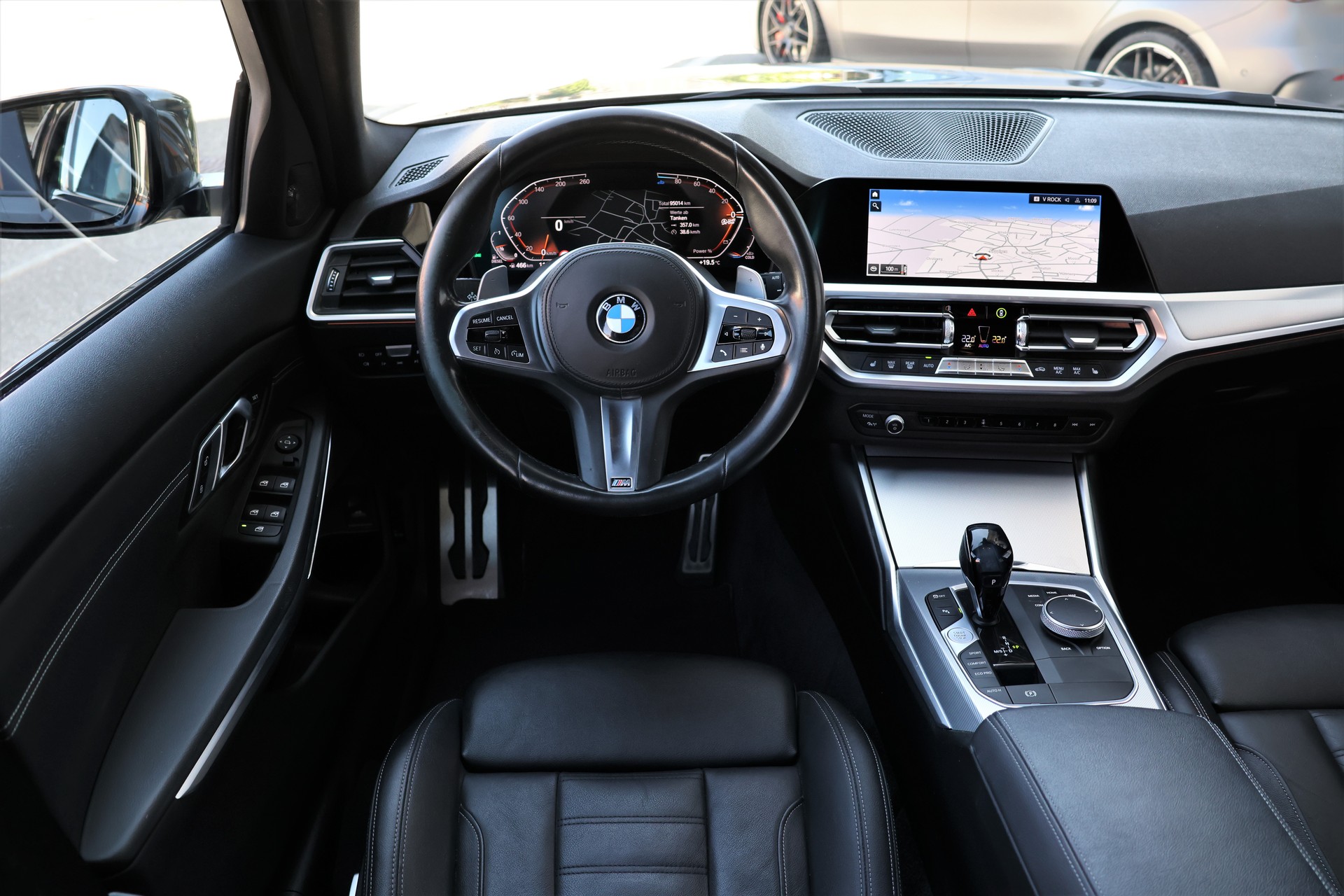 BMW 320d xDrive 48V Touring Pure M Sport Steptronic (CH)-image-15