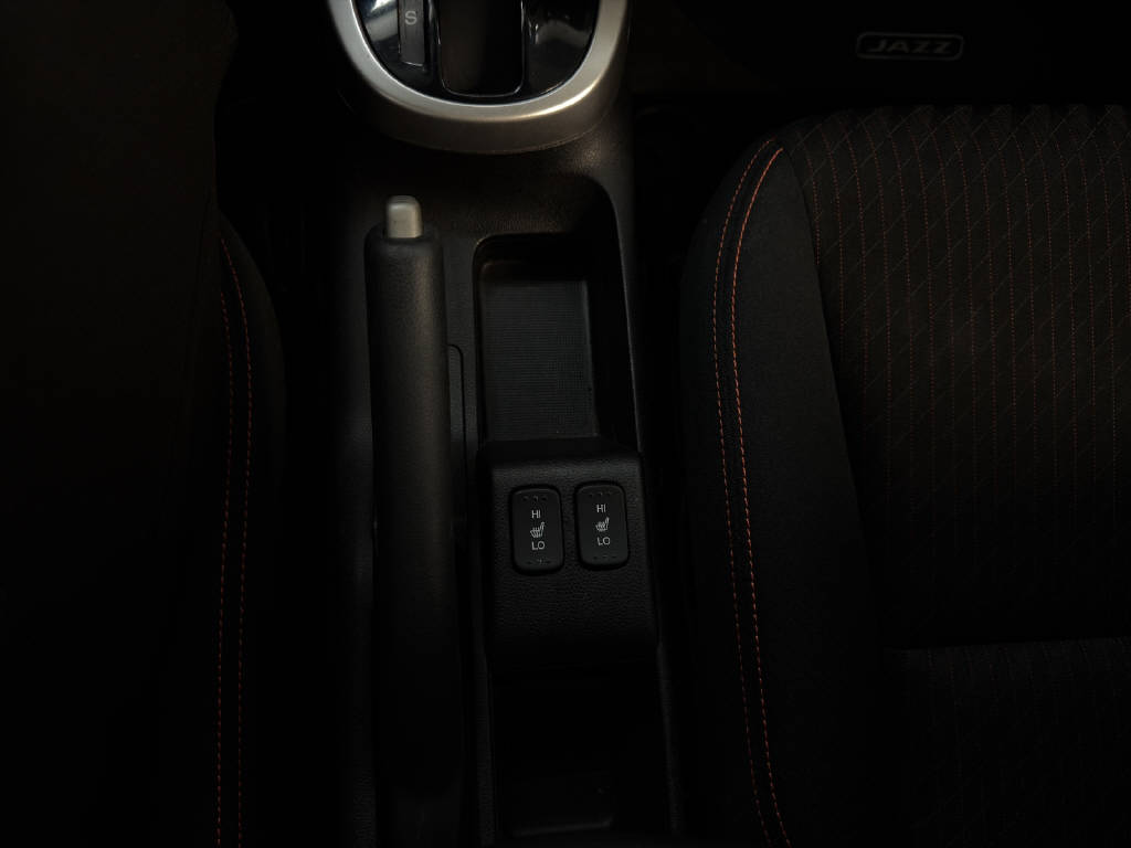 HONDA 1.5i-VTEC Dynamic CVT-image-15