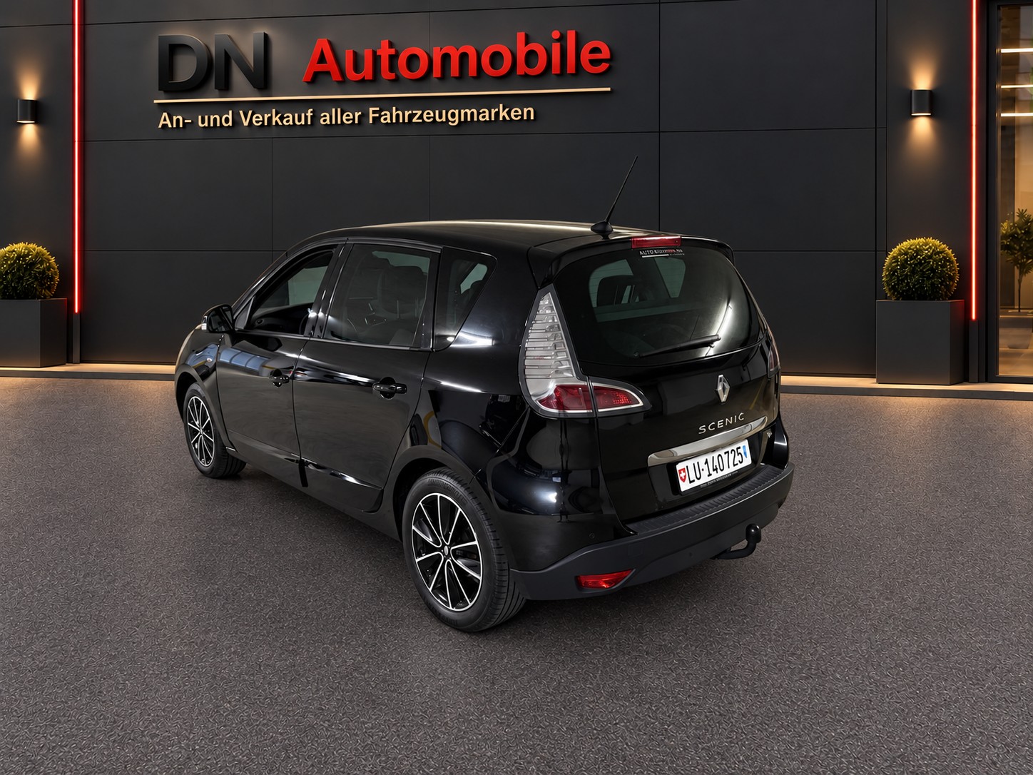 RENAULT Scénic 1.2 16V Turbo Bose Edition-image-2