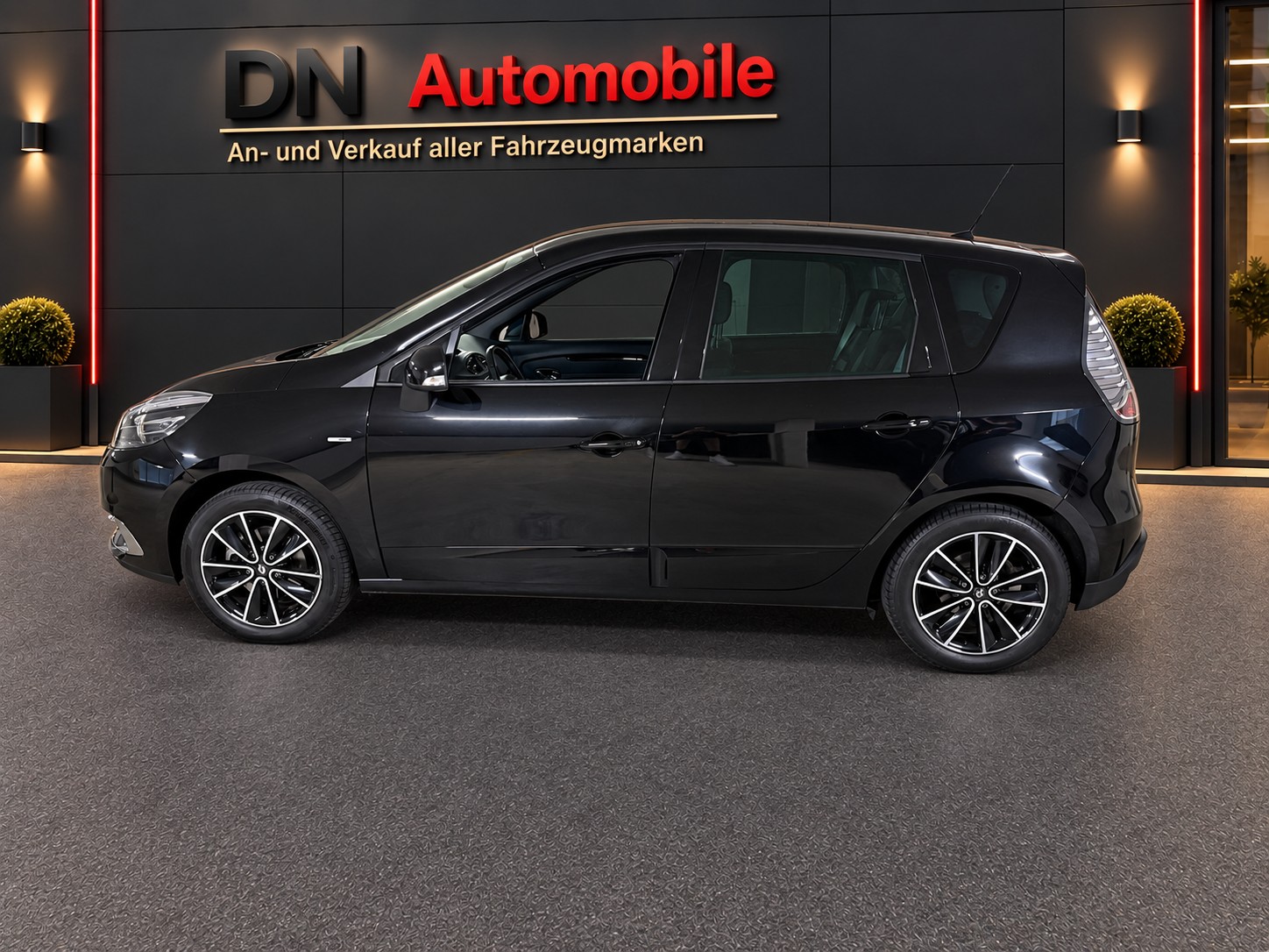 RENAULT Scénic 1.2 16V Turbo Bose Edition-image-4