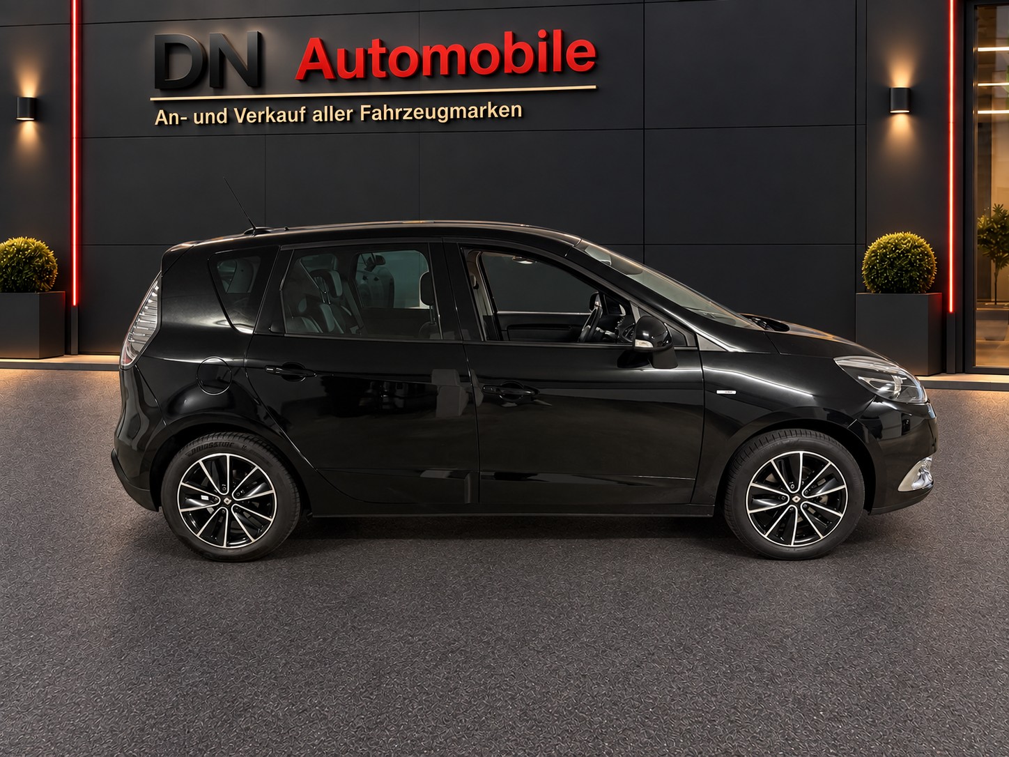 RENAULT Scénic 1.2 16V Turbo Bose Edition-image-5