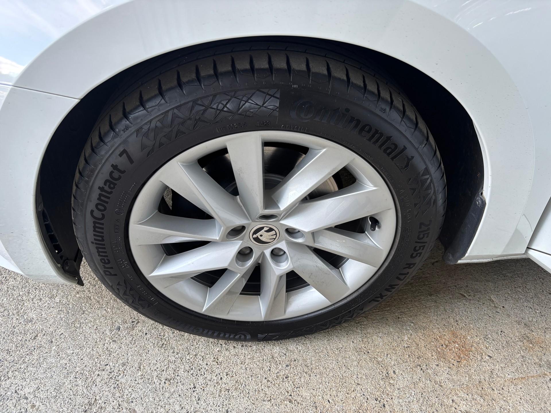 SKODA Superb Combi 2.0 TDi SportLine+ DSG-image-11