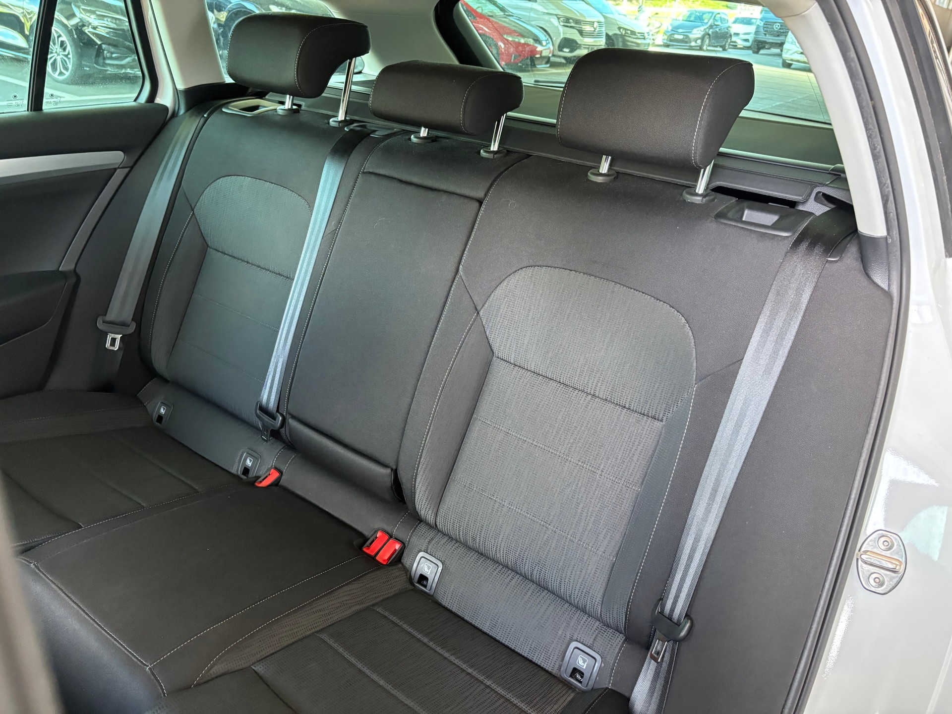 SKODA Superb Combi 2.0 TDi SportLine+ DSG-image-8