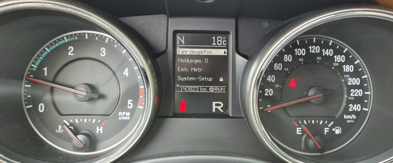 JEEP Grand Cherokee 3.0 CRD Overland Automatic-image-10