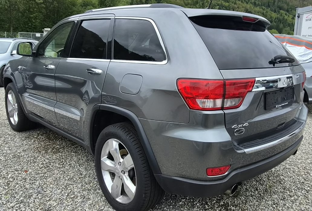 JEEP Grand Cherokee 3.0 CRD Overland Automatic-image-4
