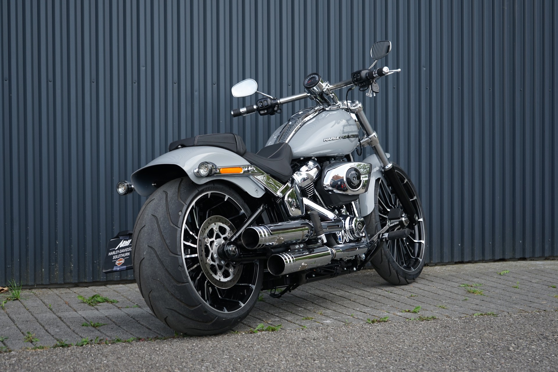 HARLEY-DAVIDSON FXBR Breakout 117ci-showroom-element-3