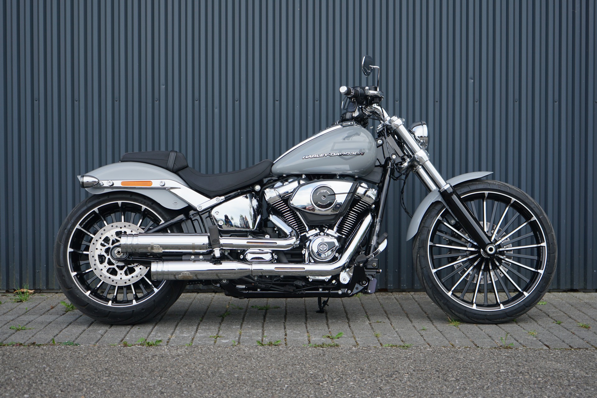 HARLEY-DAVIDSON FXBR Breakout 117ci
