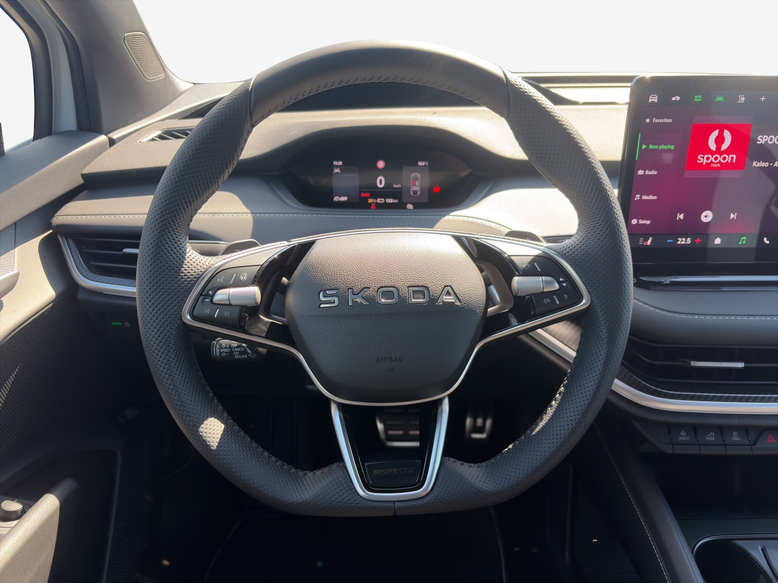 SKODA Enyaq 85x Sportline 4x4-image-9