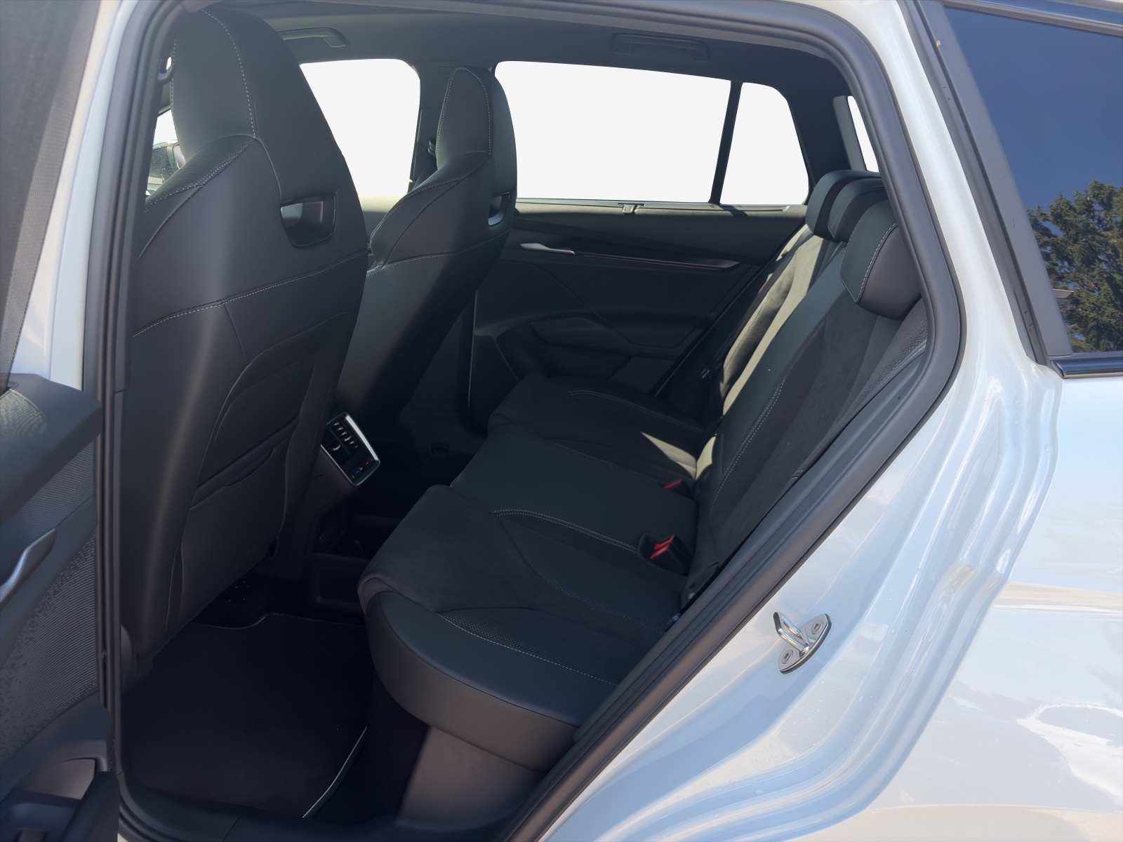 SKODA Enyaq 85x Sportline 4x4-image-11