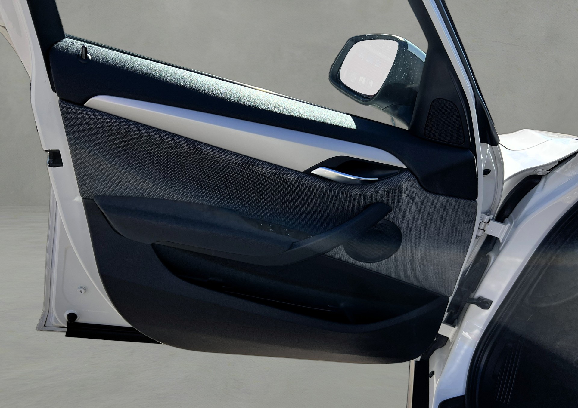 BMW X1 xDrive 20i Steptronic-image-15