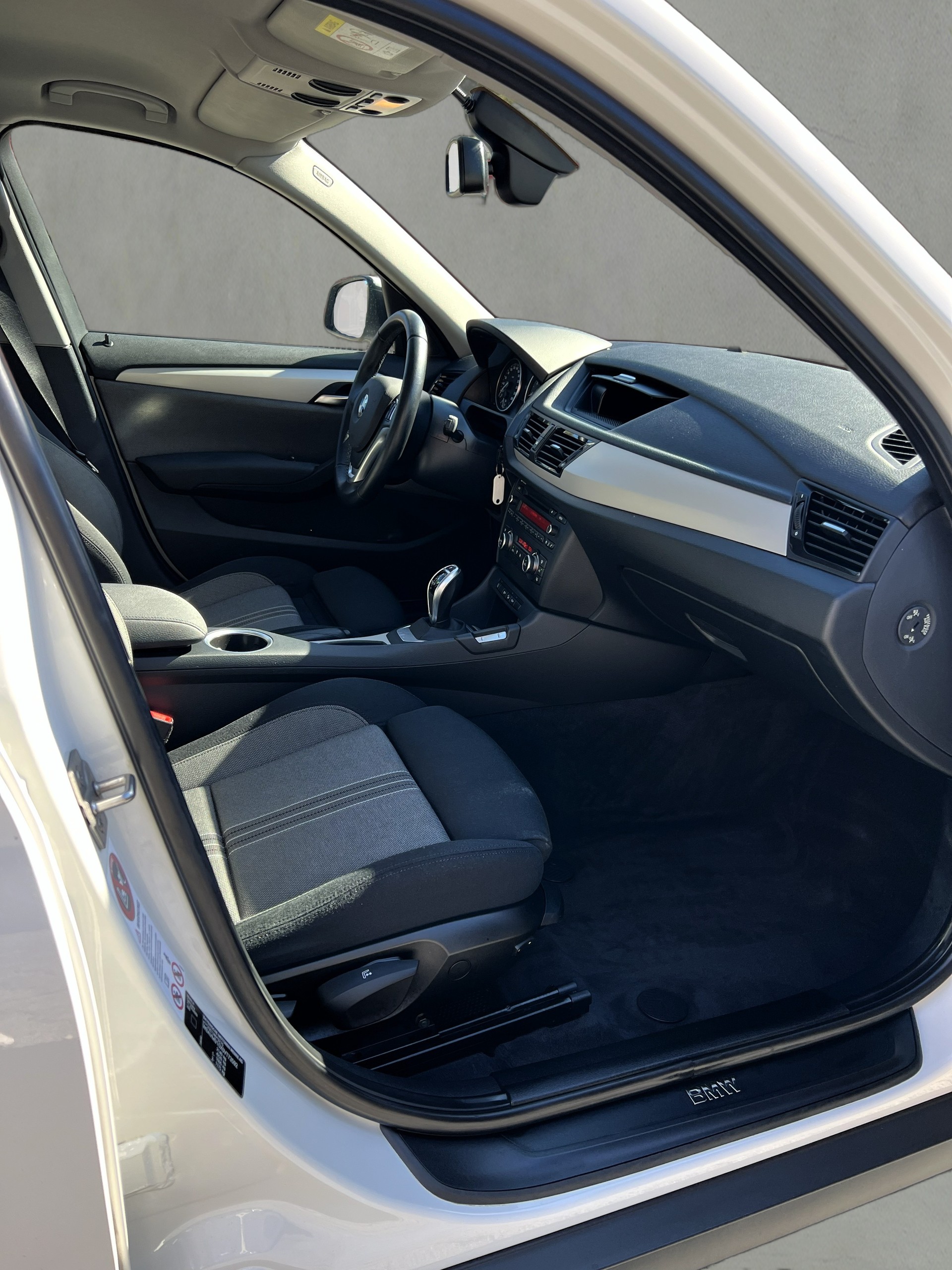 BMW X1 xDrive 20i Steptronic-image-11