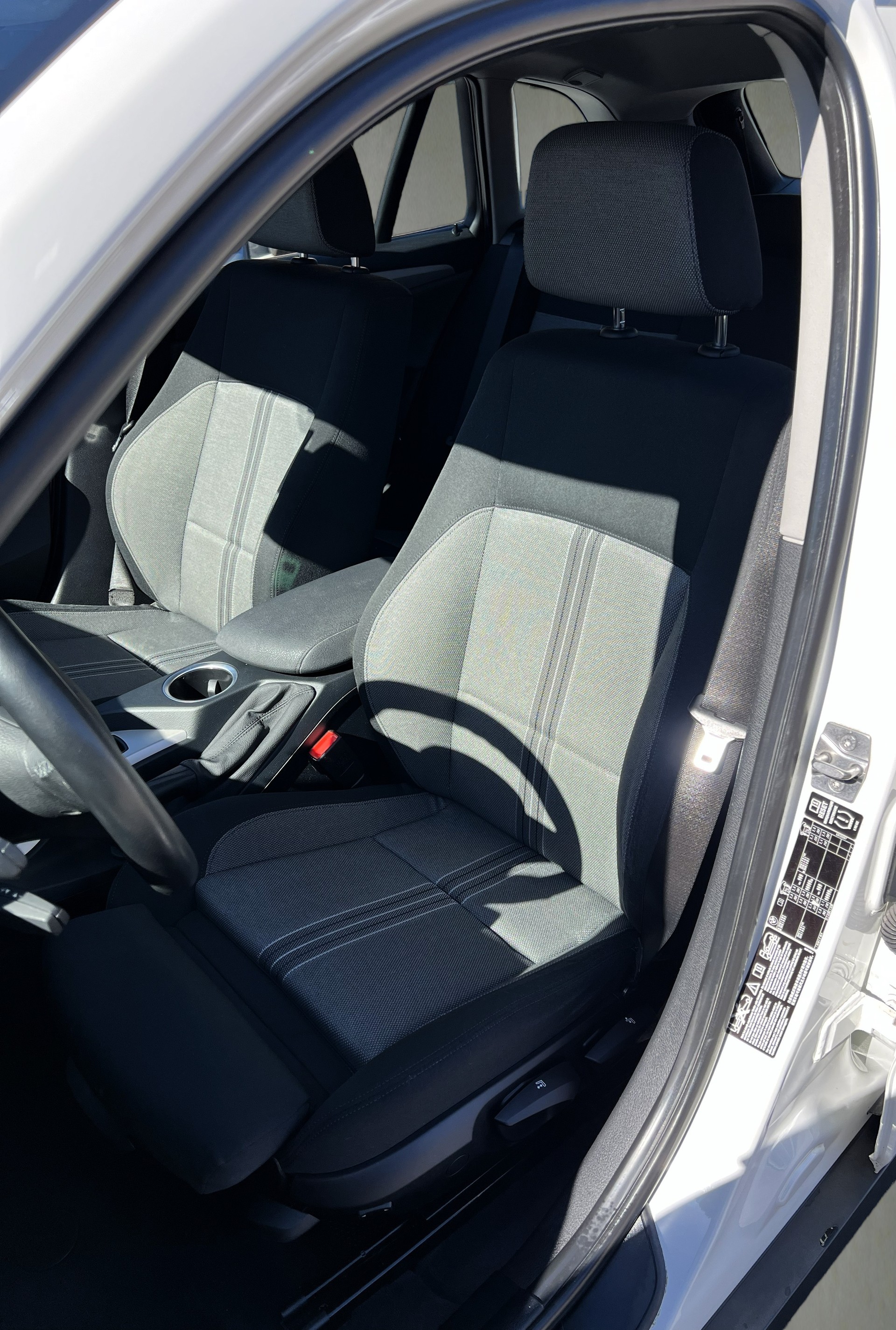 BMW X1 xDrive 20i Steptronic-image-12