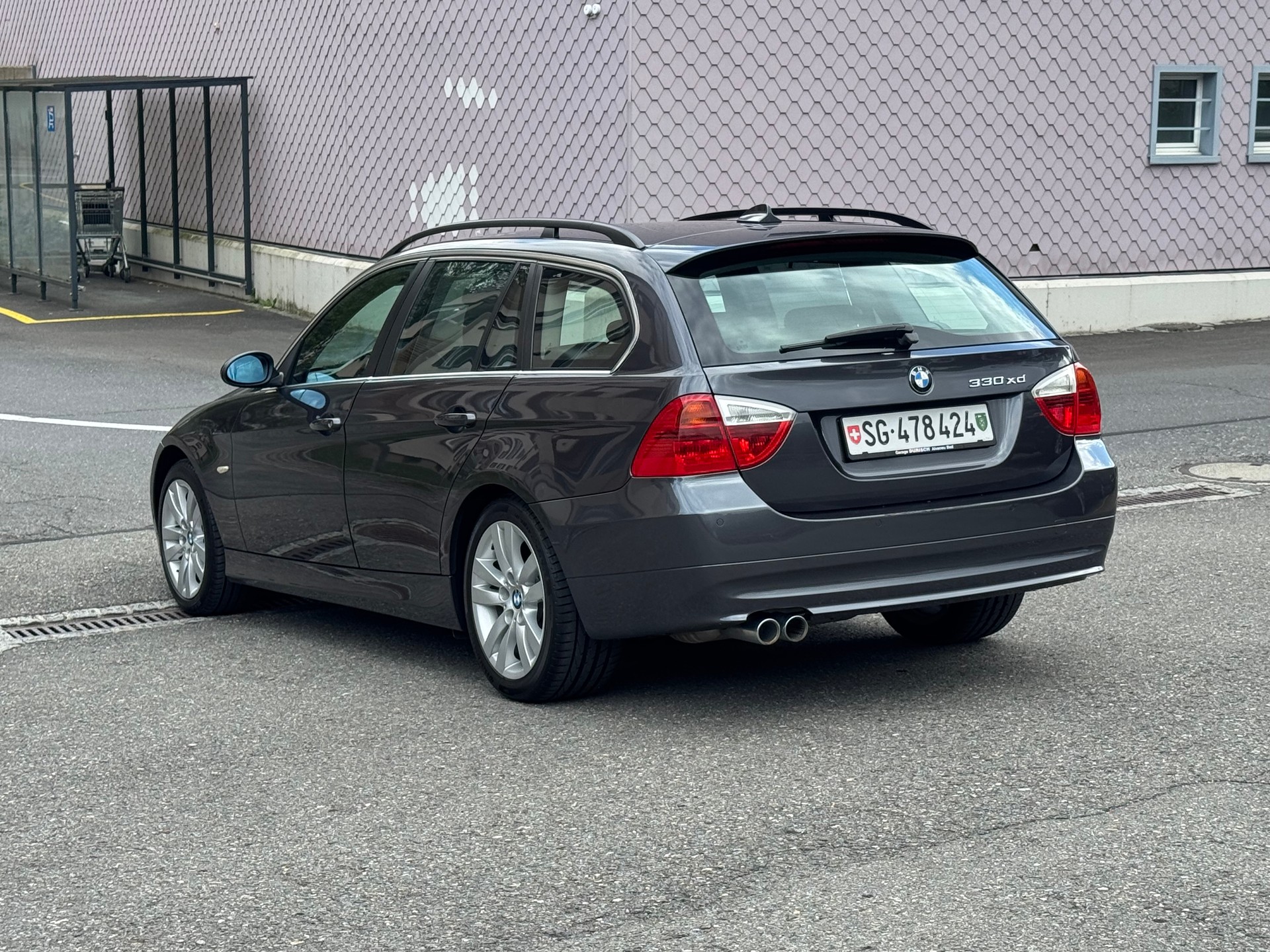 BMW 330xd Touring-image-8