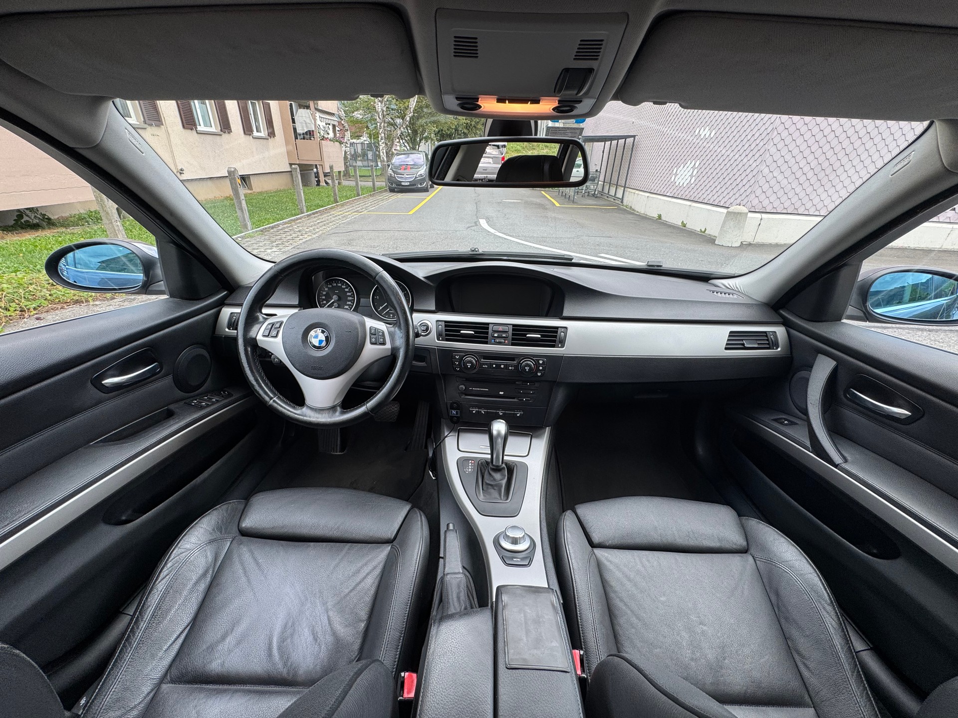 BMW 330xd Touring-image-3