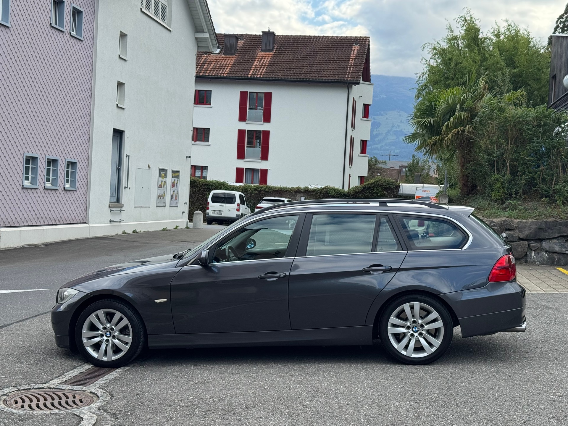 BMW 330xd Touring-image-9