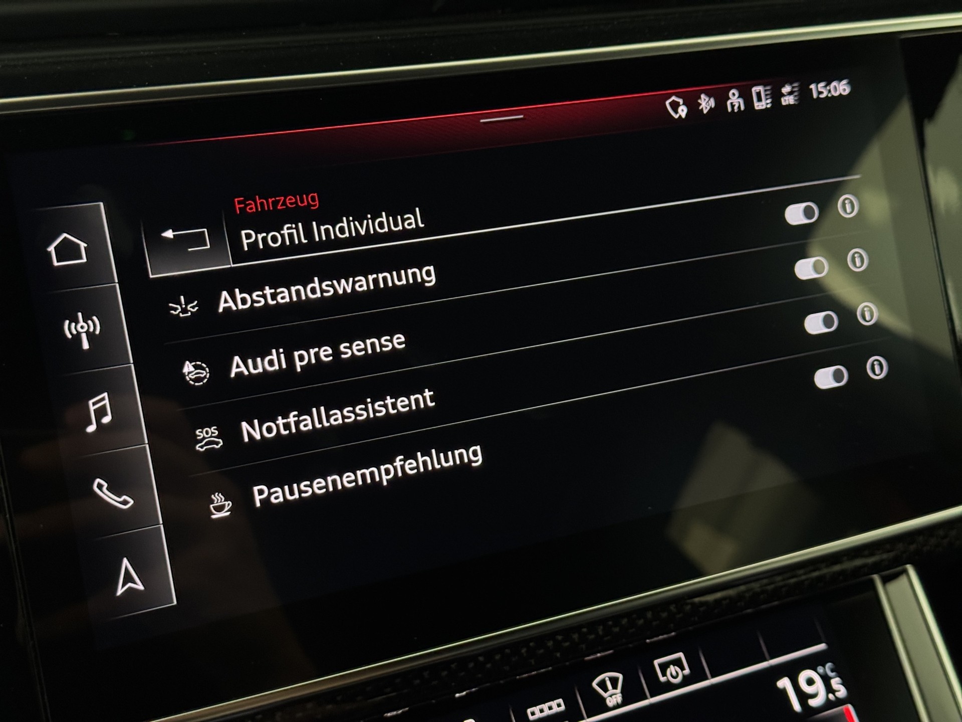 AUDI SQ7 TFSI quattro Competizion Plus "Carbon-Pano-AHK-7.Sitzer"-image-26